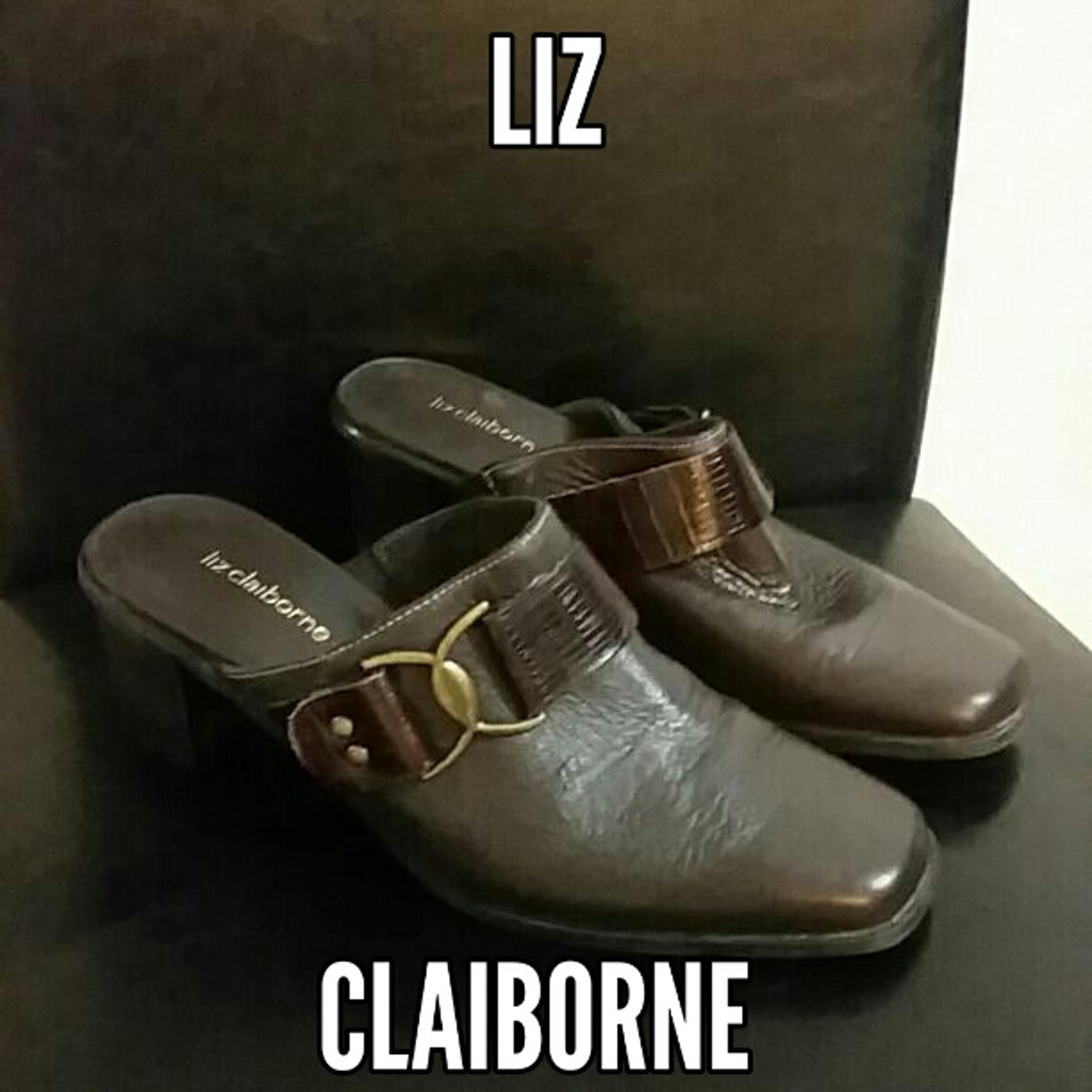 Liz Claiborne leather 6m brown slides