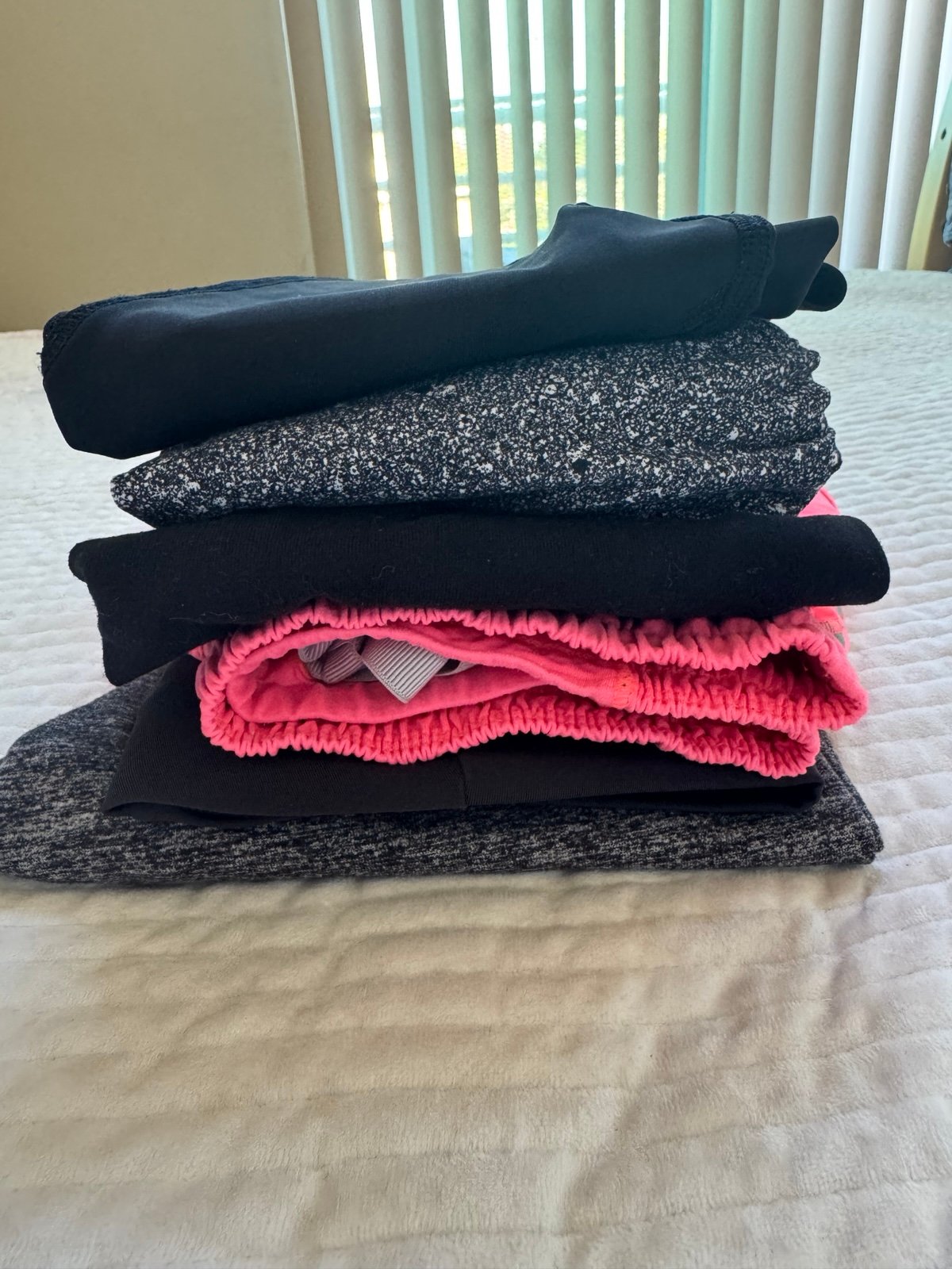Lululemon bundle leggings, crop top, tank, shorts size 4