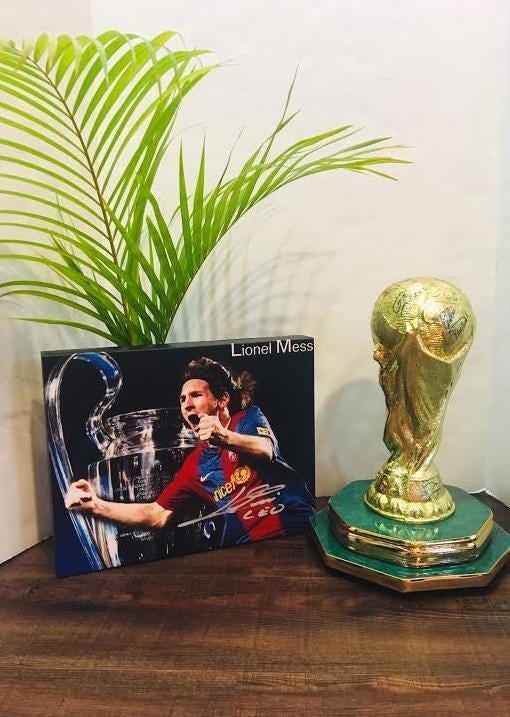 Lionel Messi Autograph Reprint Canvas