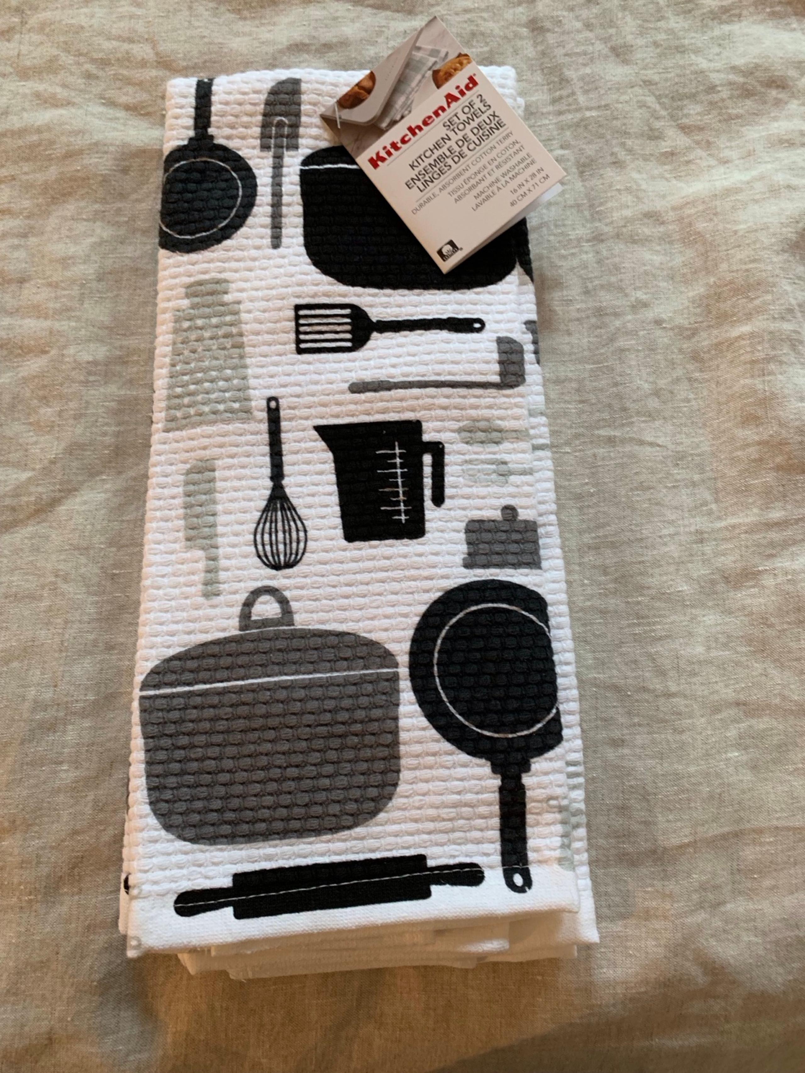 KitchenAid towels and colordrift silicone oven mitts NWT