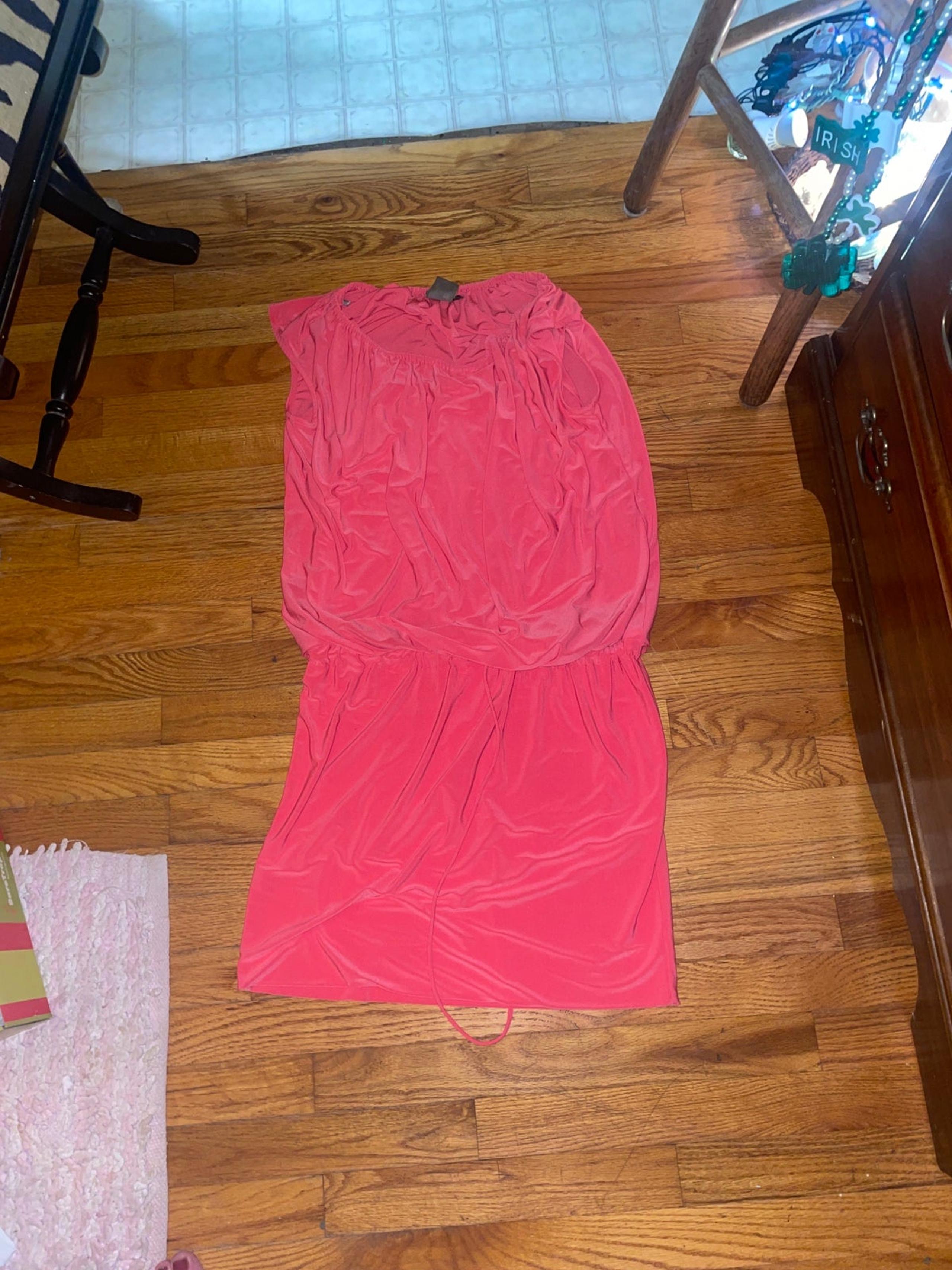 Size ten  dress pictures do not do it any Justice   By Taylor