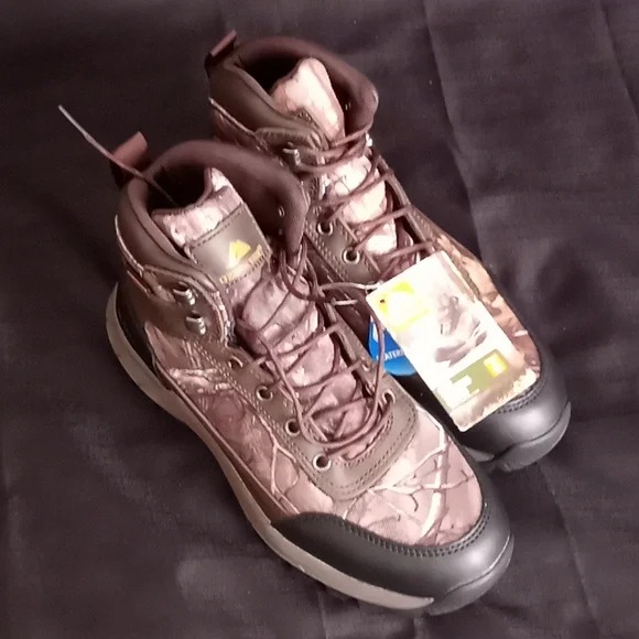 NWT Ozark Trail Waterproof 6 Hunting Boots Size 7
