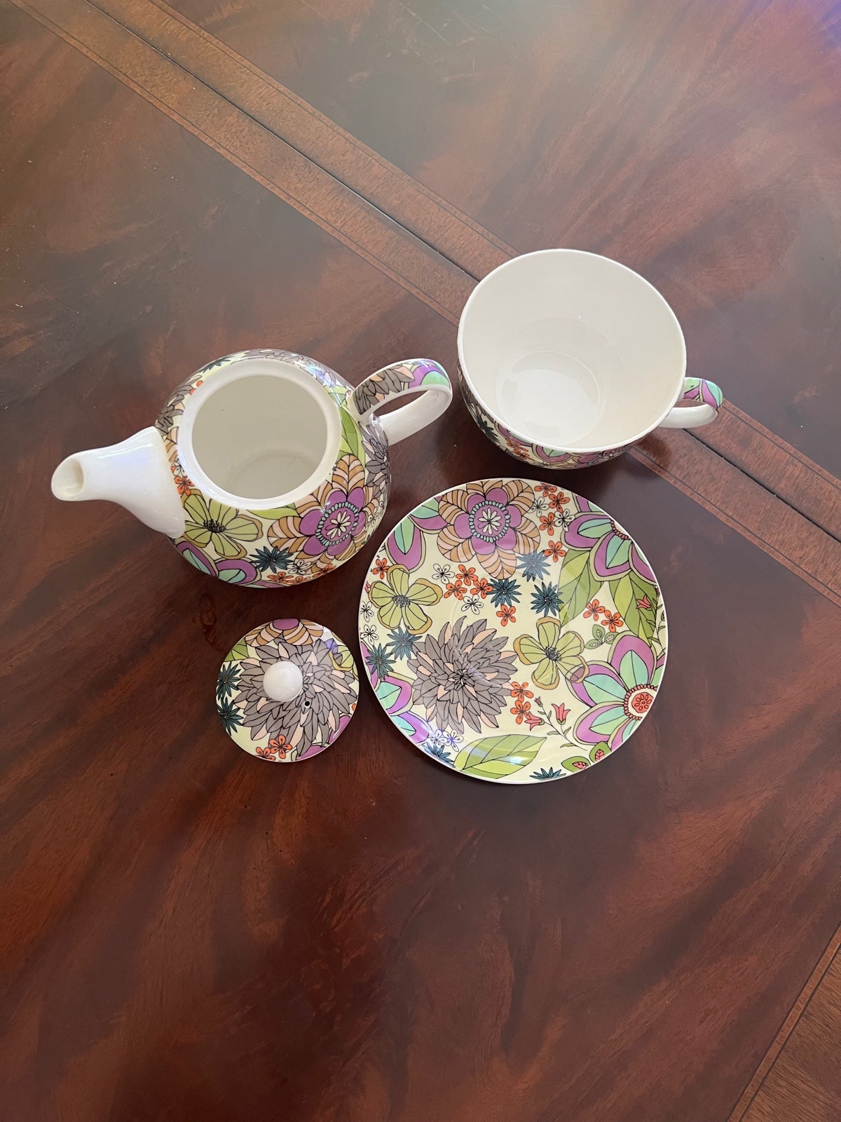 Four Piece Gracie Bone China Chintz Collection Tea Set for One
