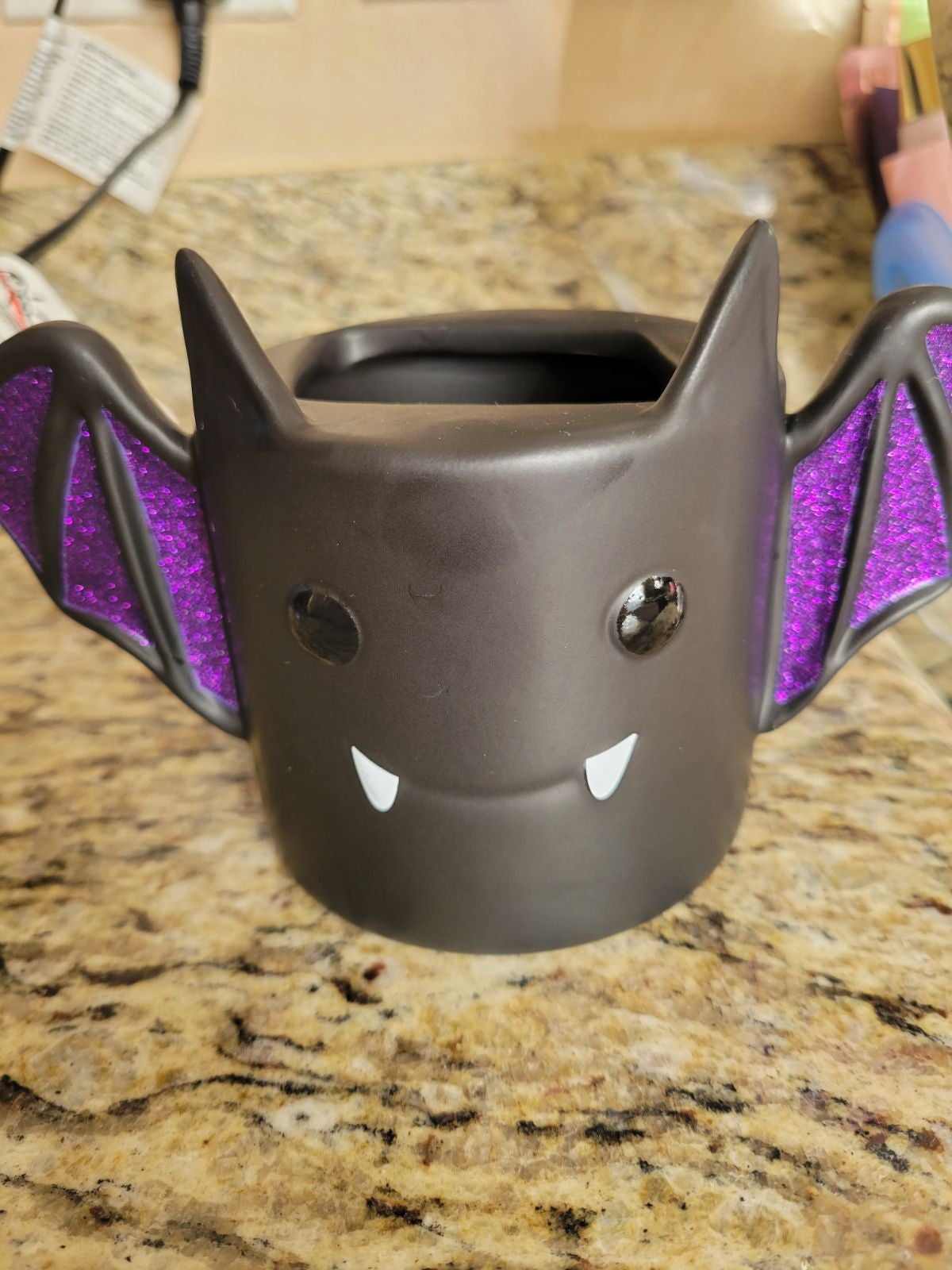 Bat foaming soap holder