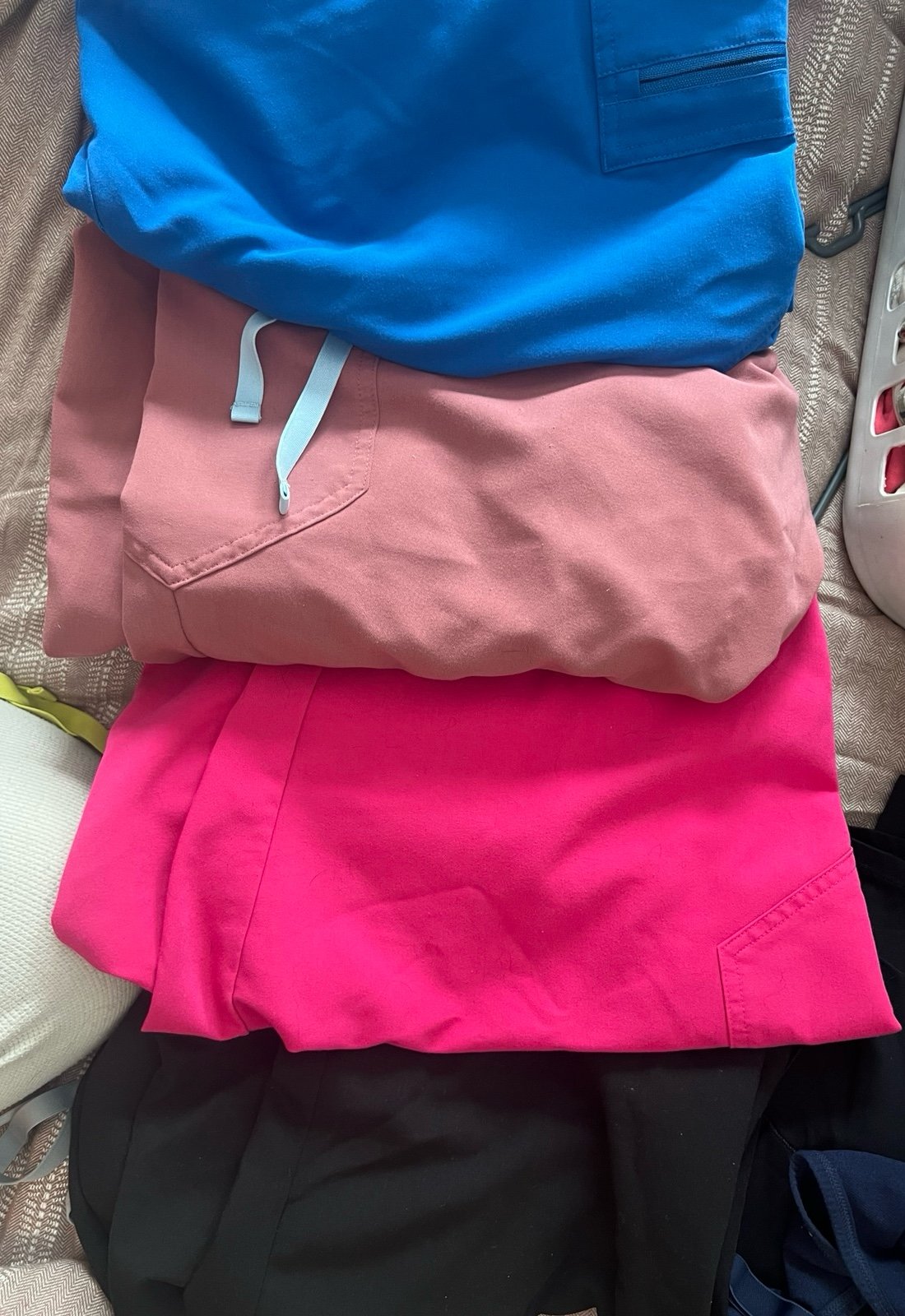 Figs scrubs