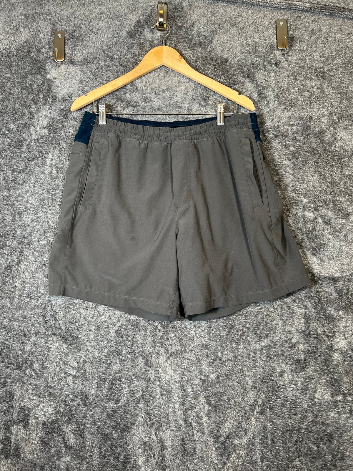 Bird dogs performance running basketball men’s shorts size Xxl