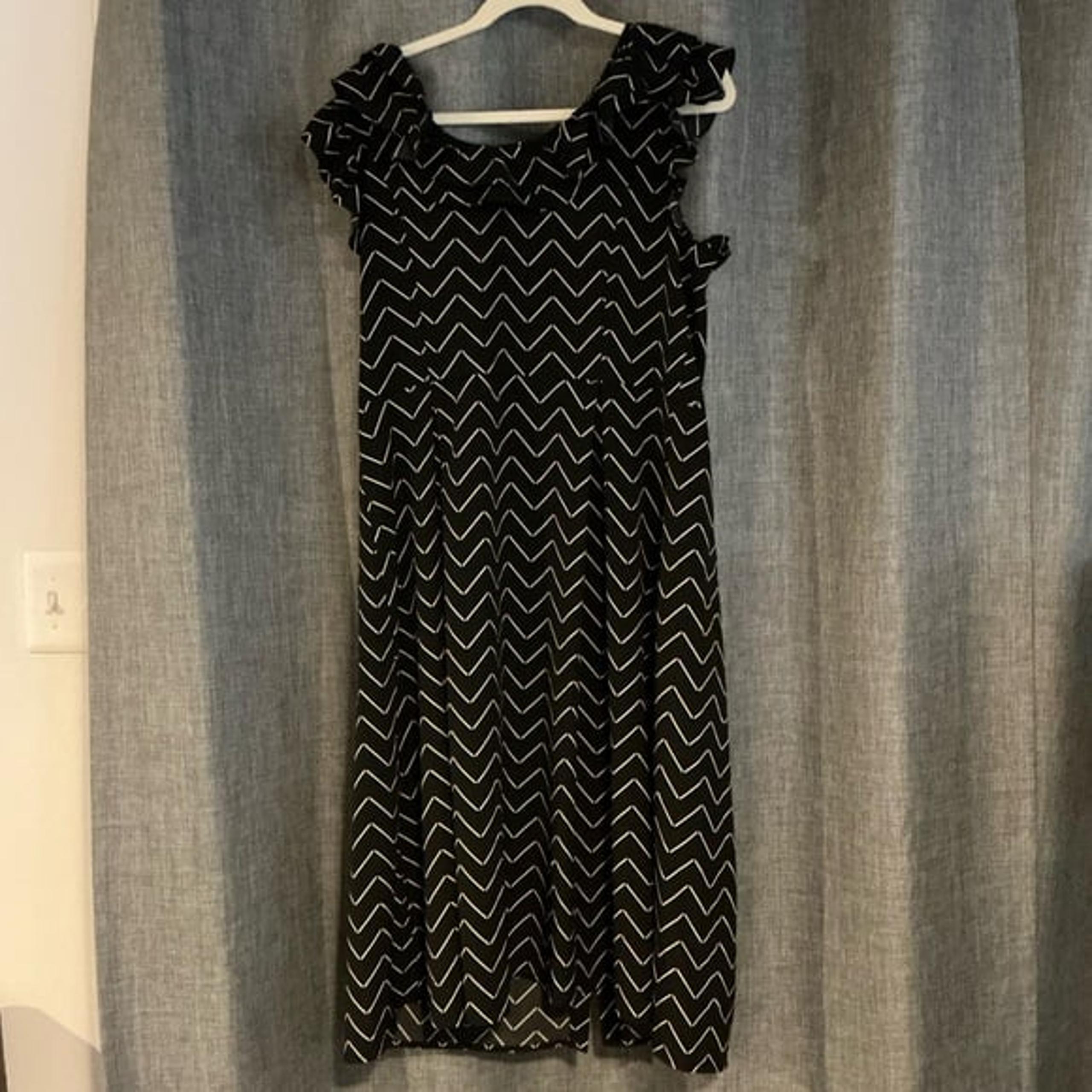 Who What Wear Chevron Striped Midi Dress Black Ruffle Sleeves Womens L