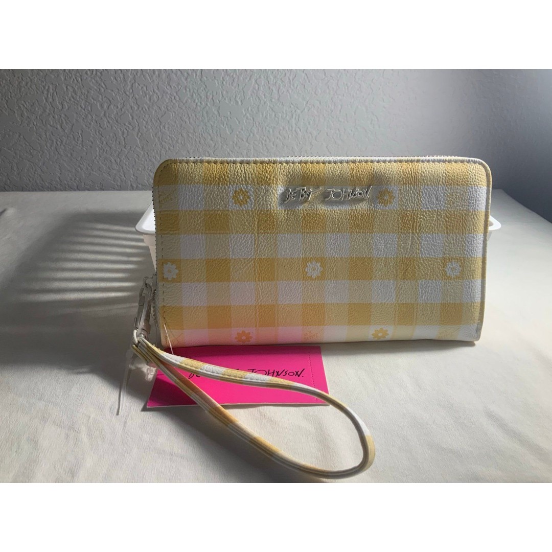 BETSEY JOHNSON  YELLOW GINGHAM & DAISY AROUND WALLET/WRISTLET