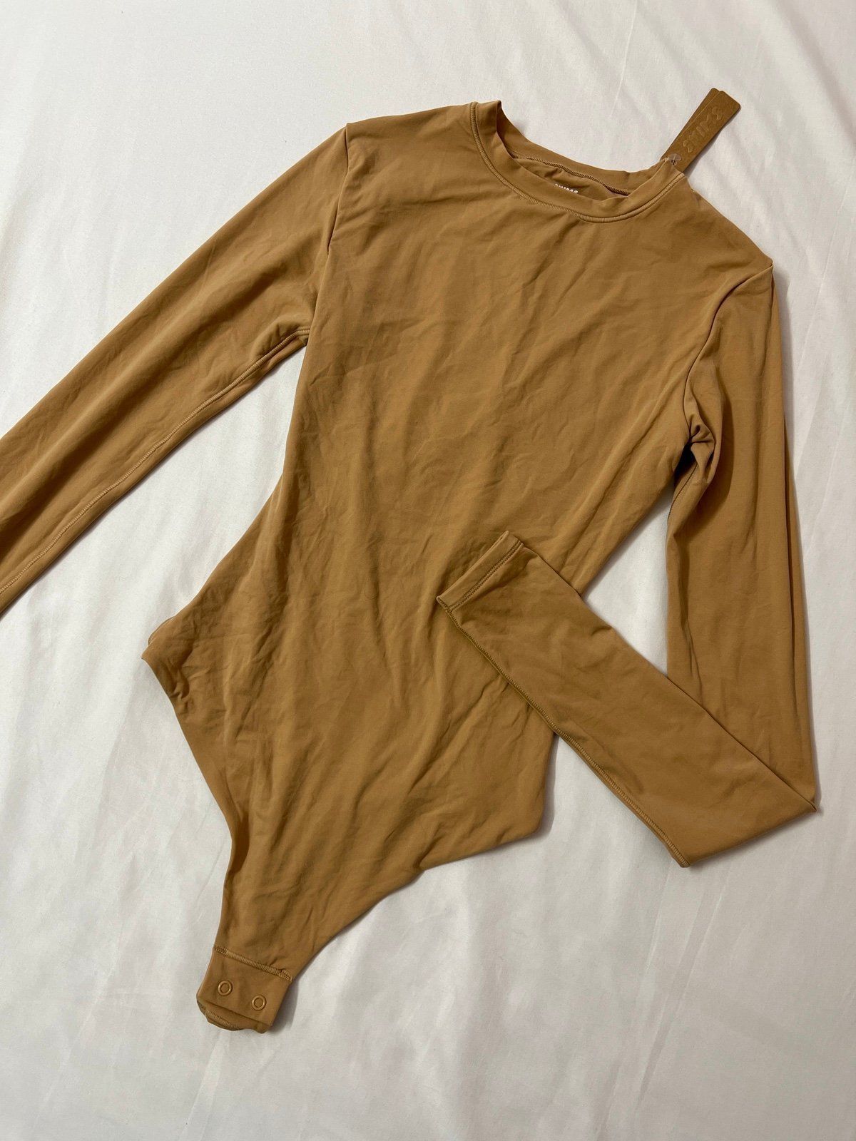 SKIMS Fits Everybody Crew Neck Long Sleeve Bodysuit