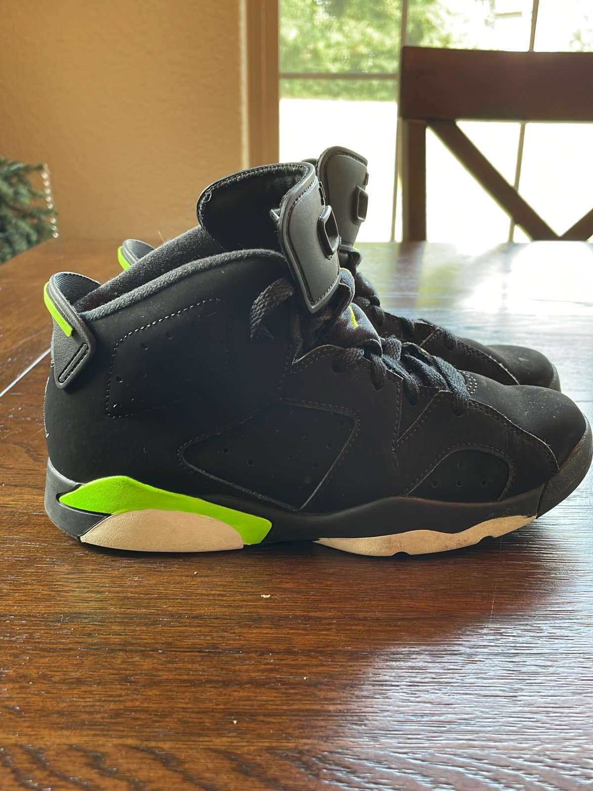 Air Jordan 6 youth size 2