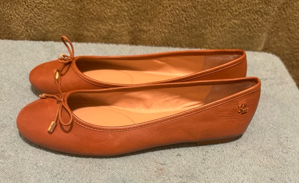Ralph Lauren Women’s Jayna Leather Flat Size 7.5 NWOB