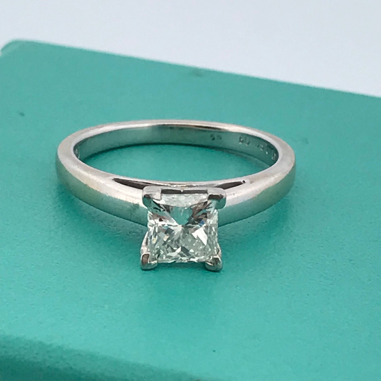 The Leo Diamond 14k white gold 0.99cf diamond ring size 6.5
