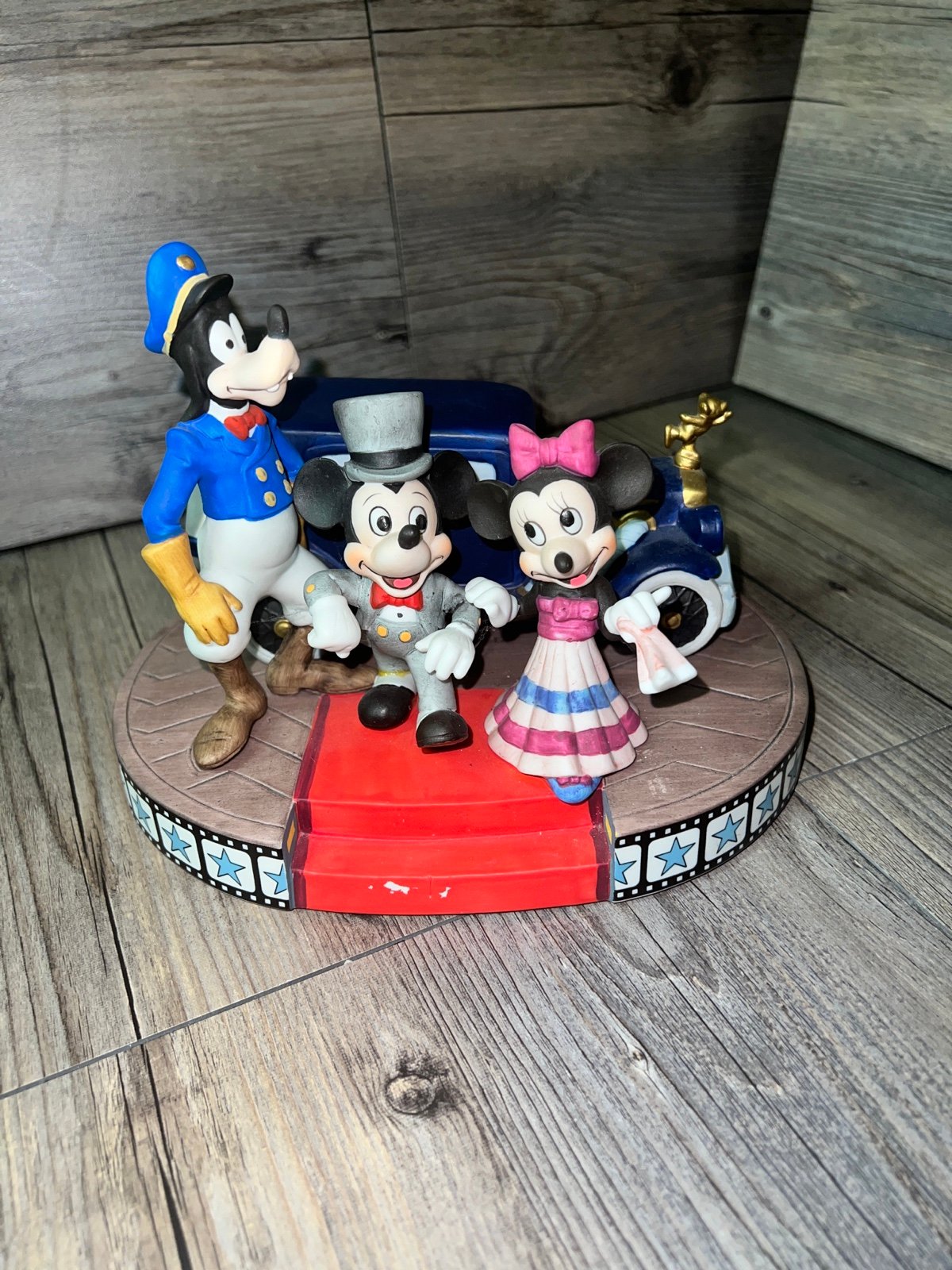 DISNEY Ceramic Goofy, Mickey, Minnie Mouse standing by classic car on Red Carpet