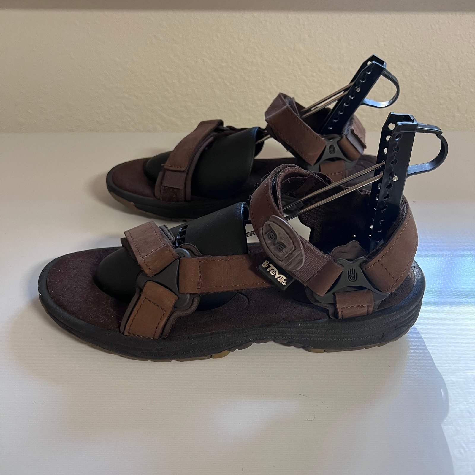 TEVA Active Shank Mens Sandal FLAWED