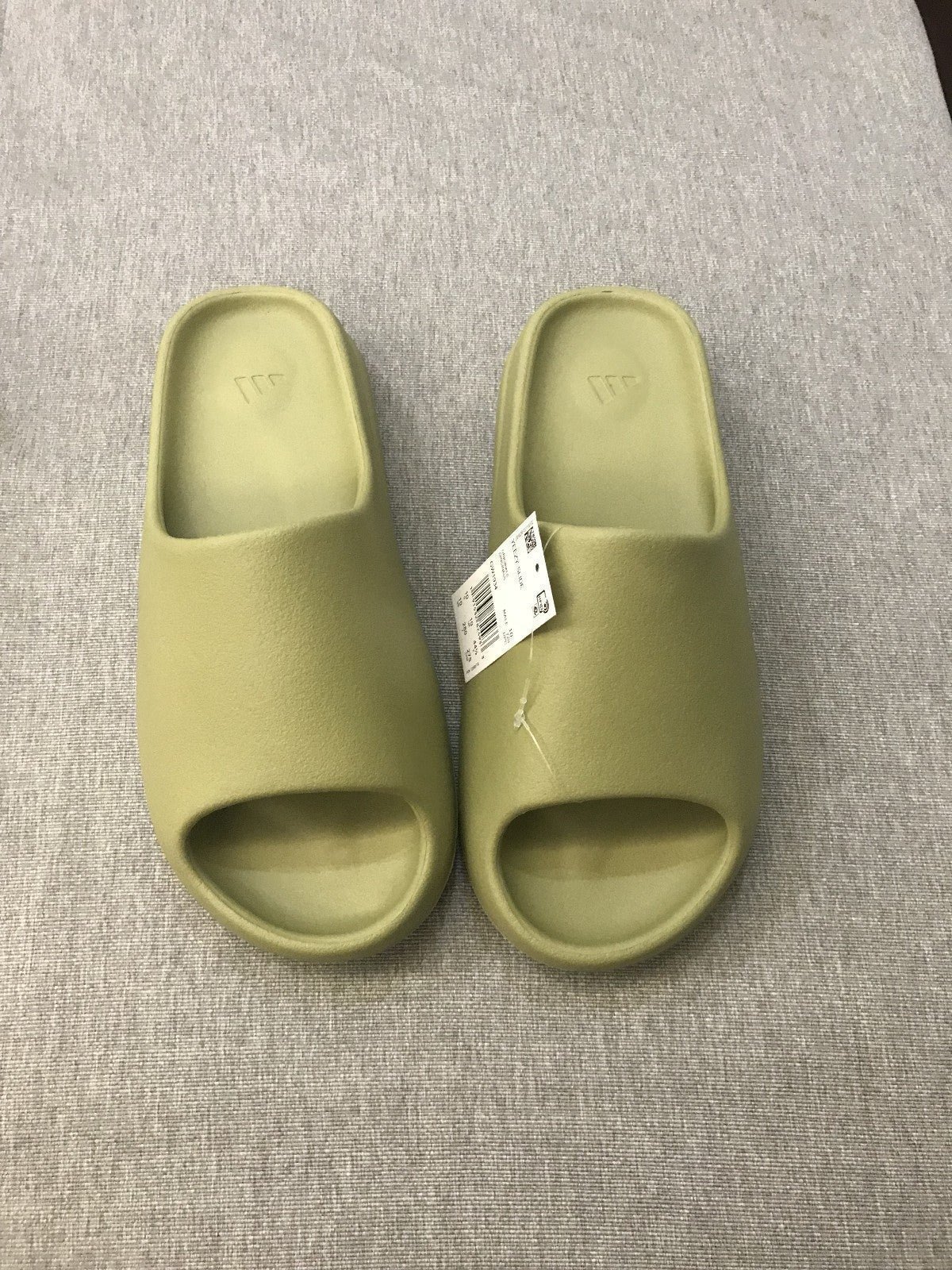 YEEZY slide Resin Size 9