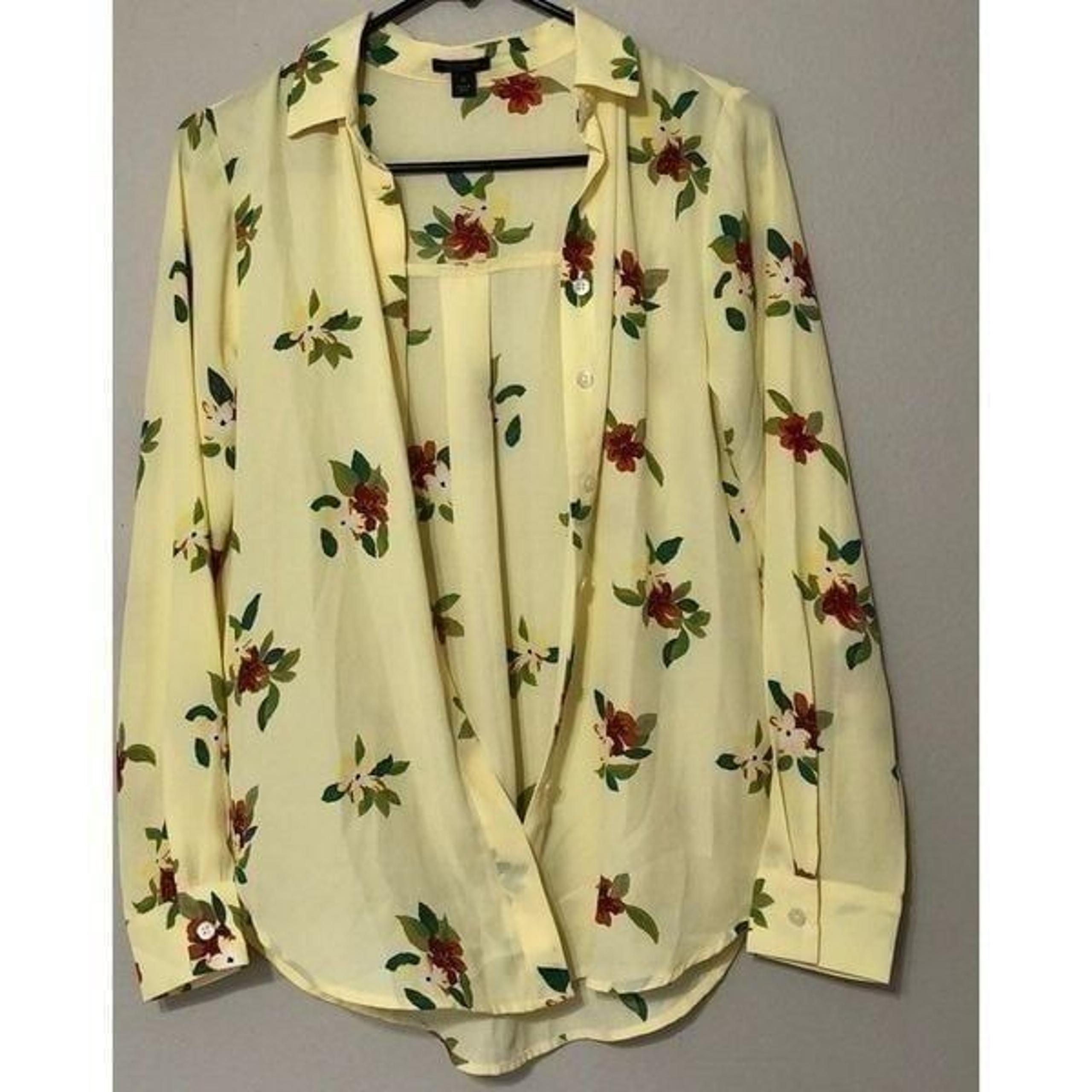 Ann Taylor Factory Women’s xs Yellow Floral Button down/up Shirt Top Blouse
