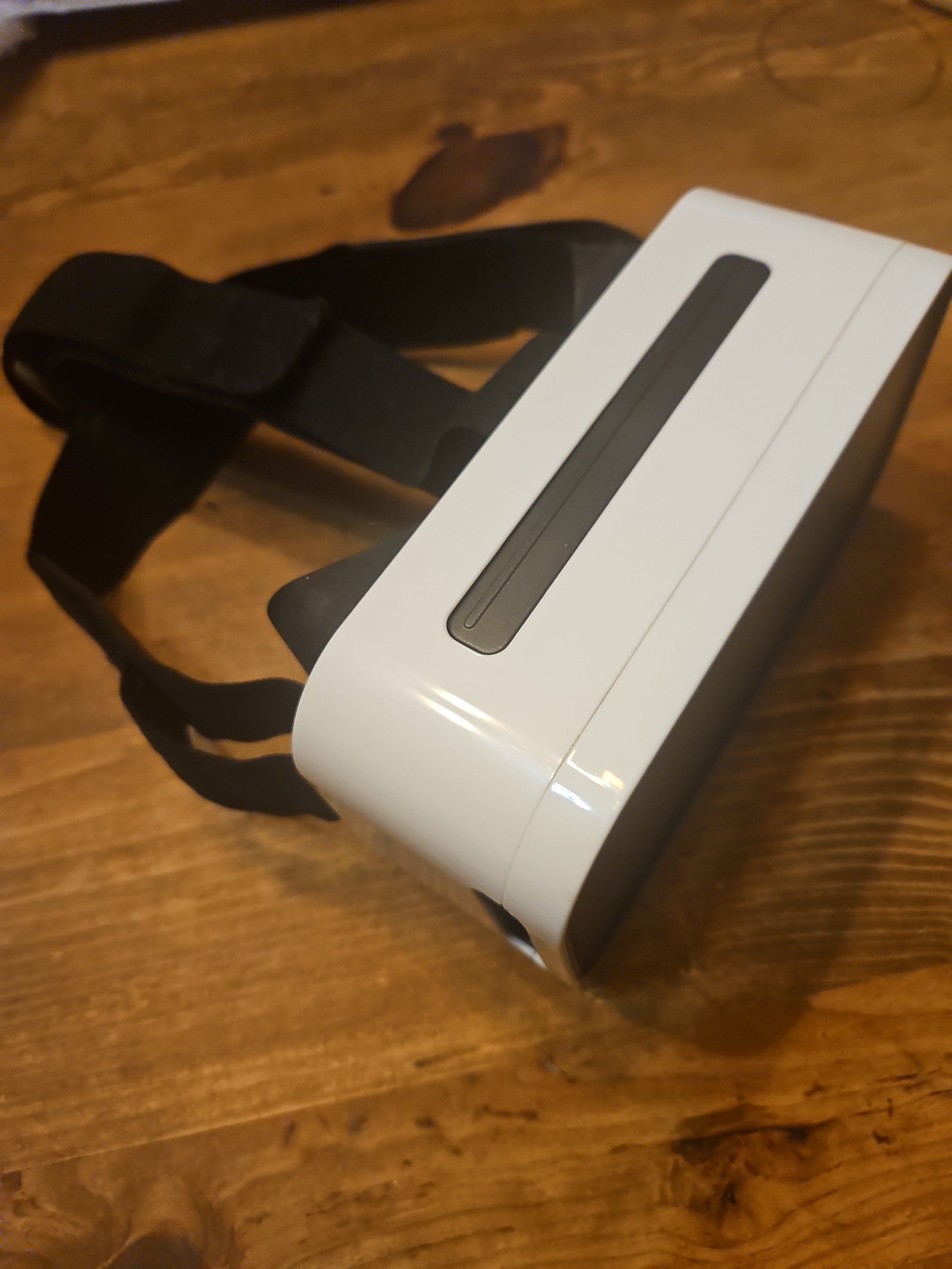 VR headset for use with phone