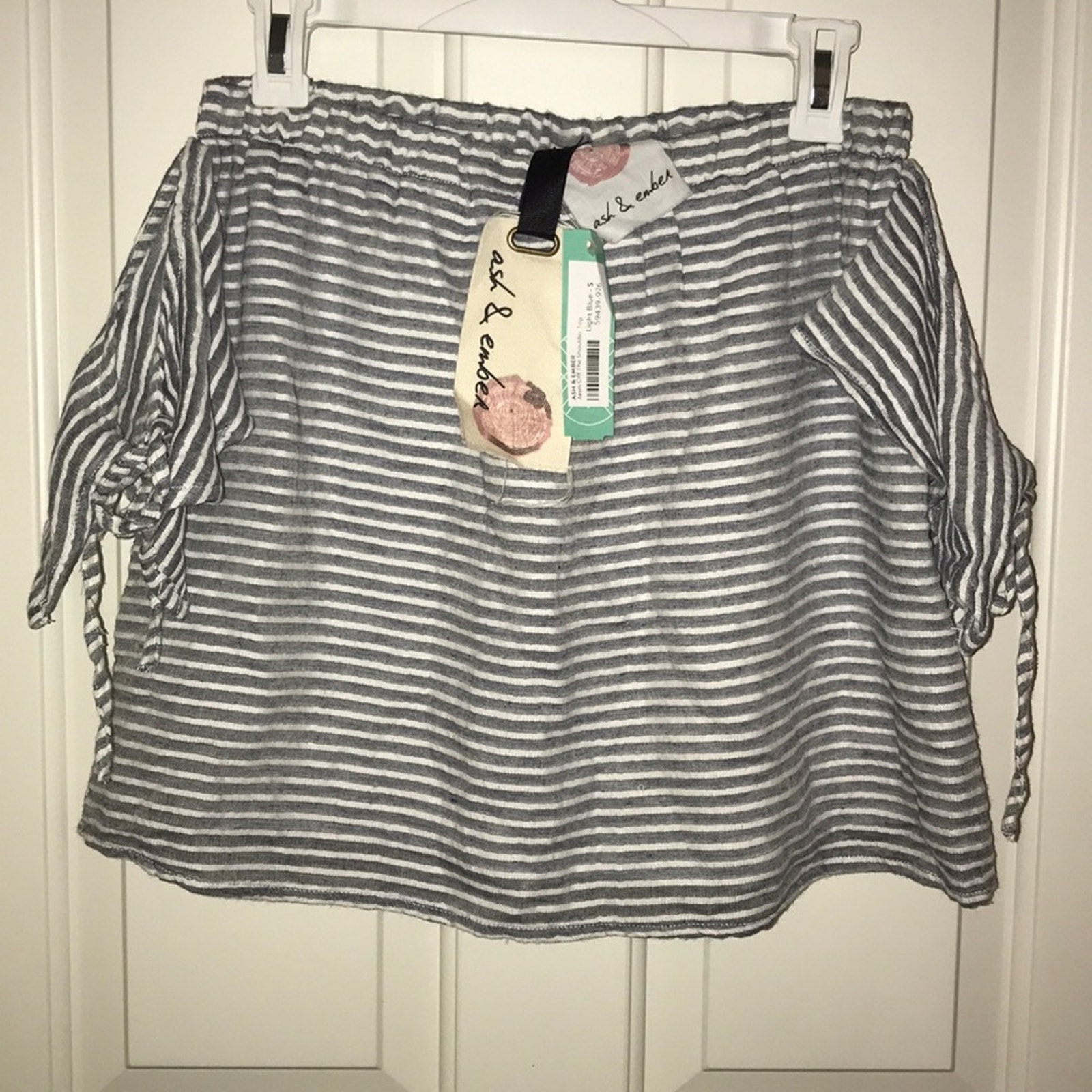 Ash & Ember Jasin off the shoulder top S