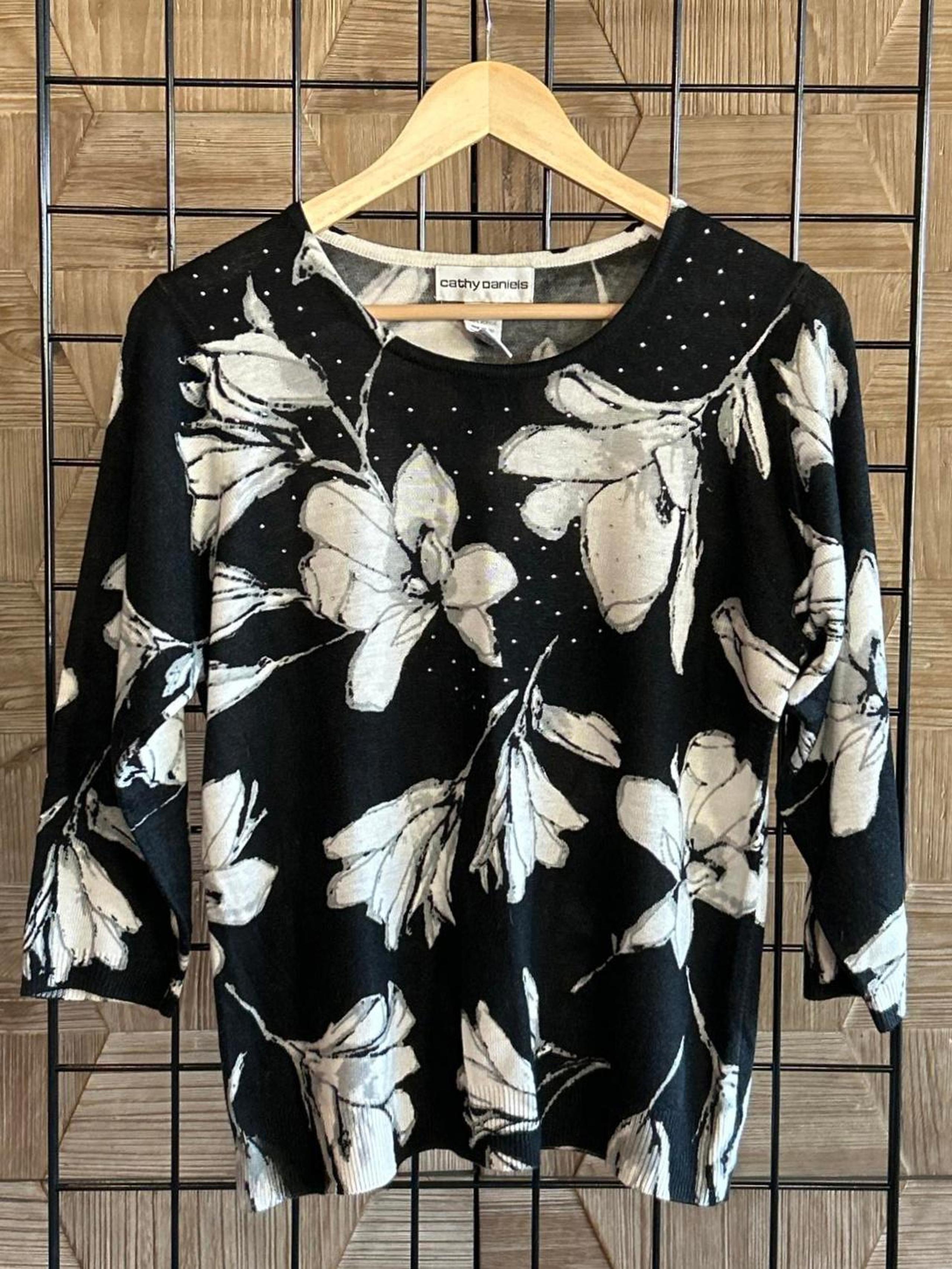 Cathy Daniels Womens Sweater Sz Large Black White Floral Round Neckline Fairy