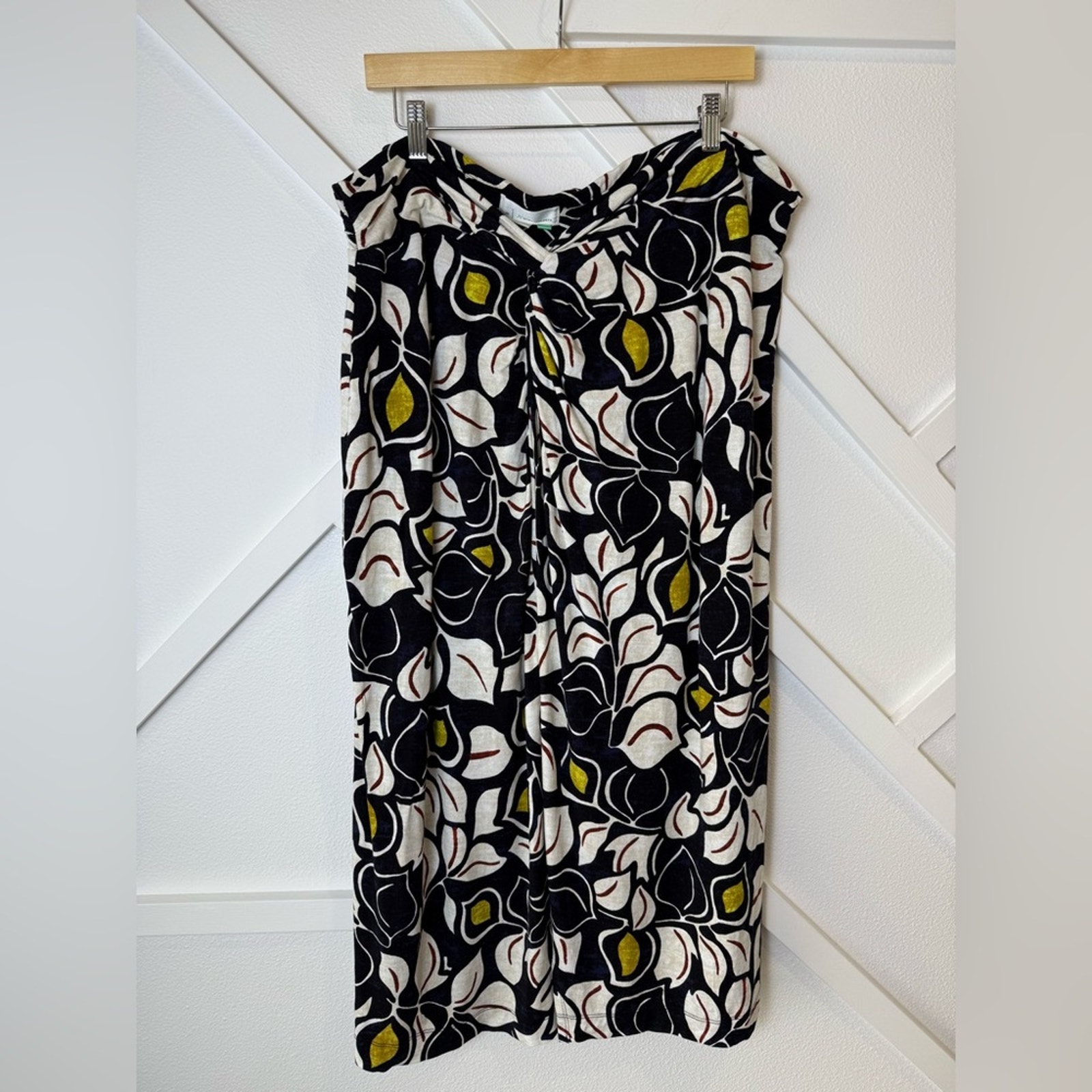 Anthropologie Black Floral Pull On Stretch Sheila Midi Skirt Size 2X