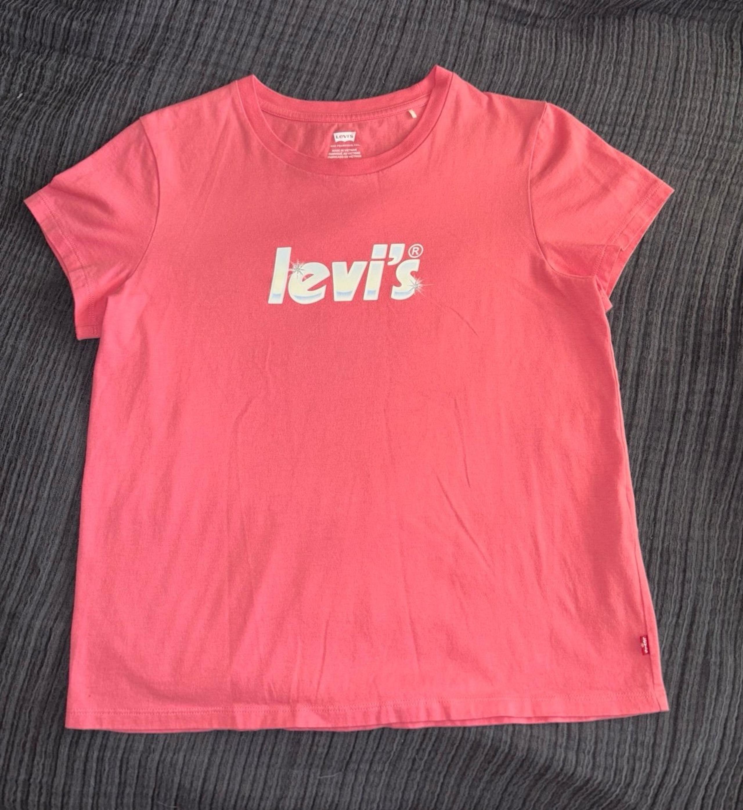 Levi’s T shirt