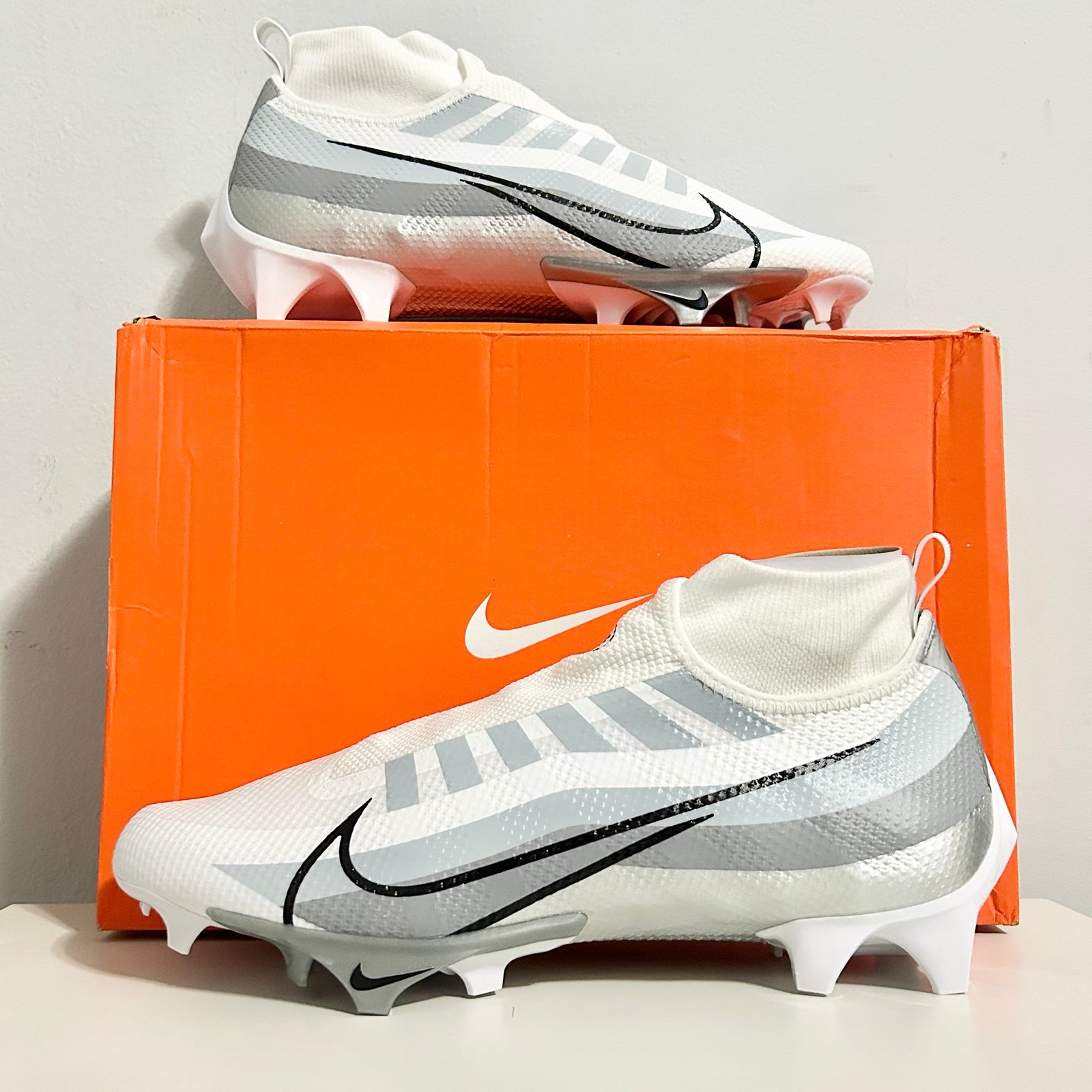 Nike Vapor Edge Pro 360 White Metallic Silver Men's Size 11.5 Football Cleats