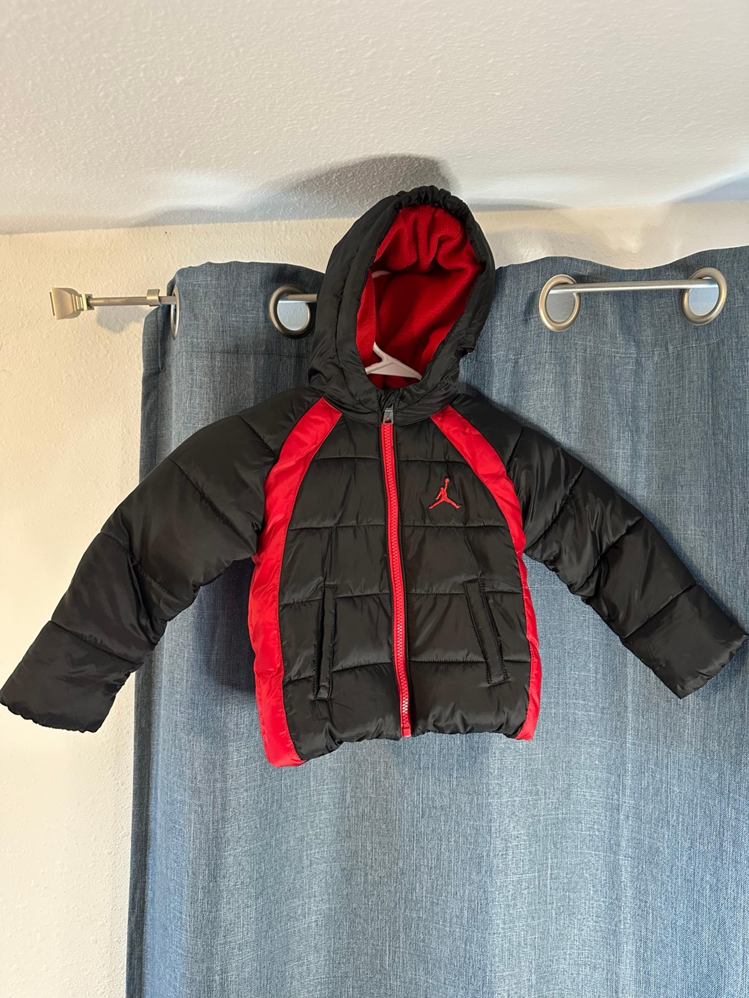 Air Jordan Hooded Winter/Snow Puffer Jacket, Black Red SIZE: TODDLER 24 MONTHS
