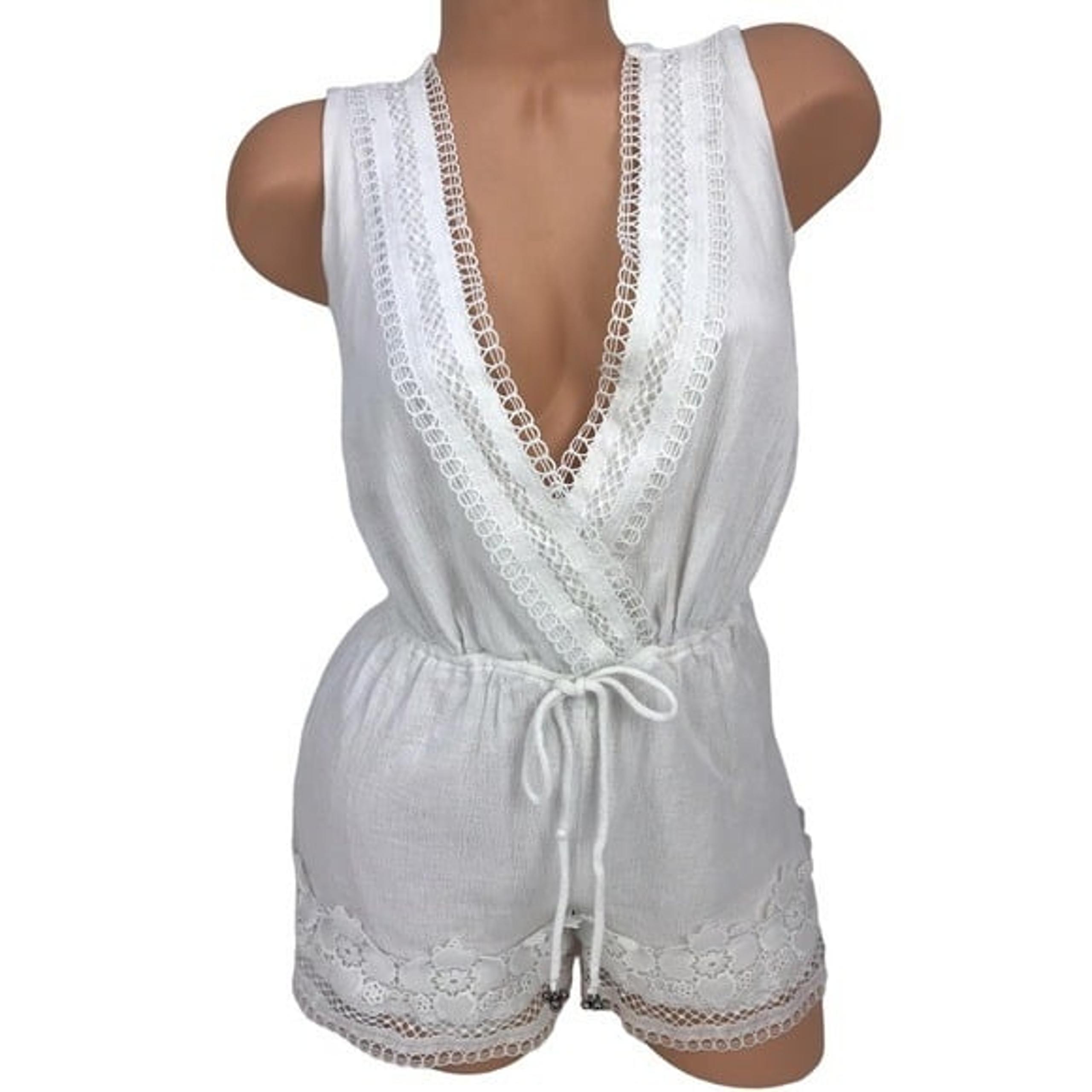 Moon River White Lace Romper Embroidered V-Neck Belted Waist One Piece Size XS