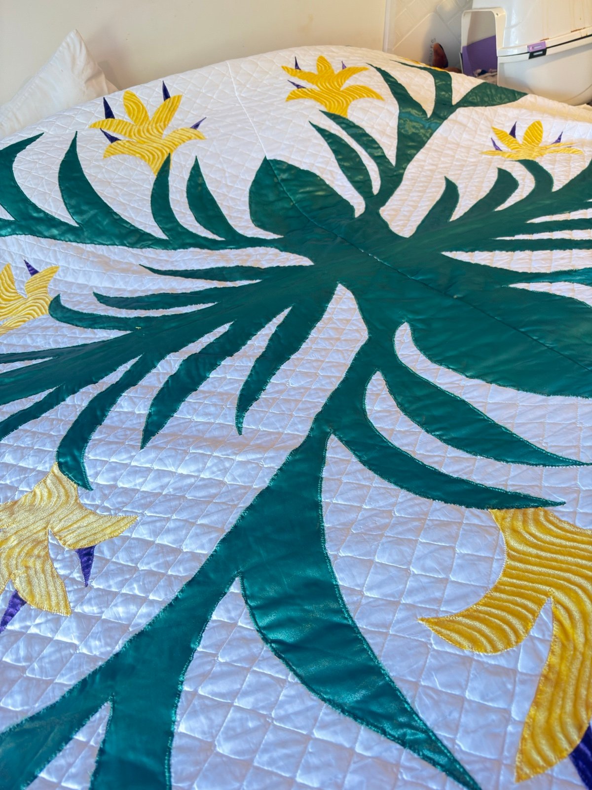 hawaiian quilt made with satin and velvet fancy quilt unique style and pattern