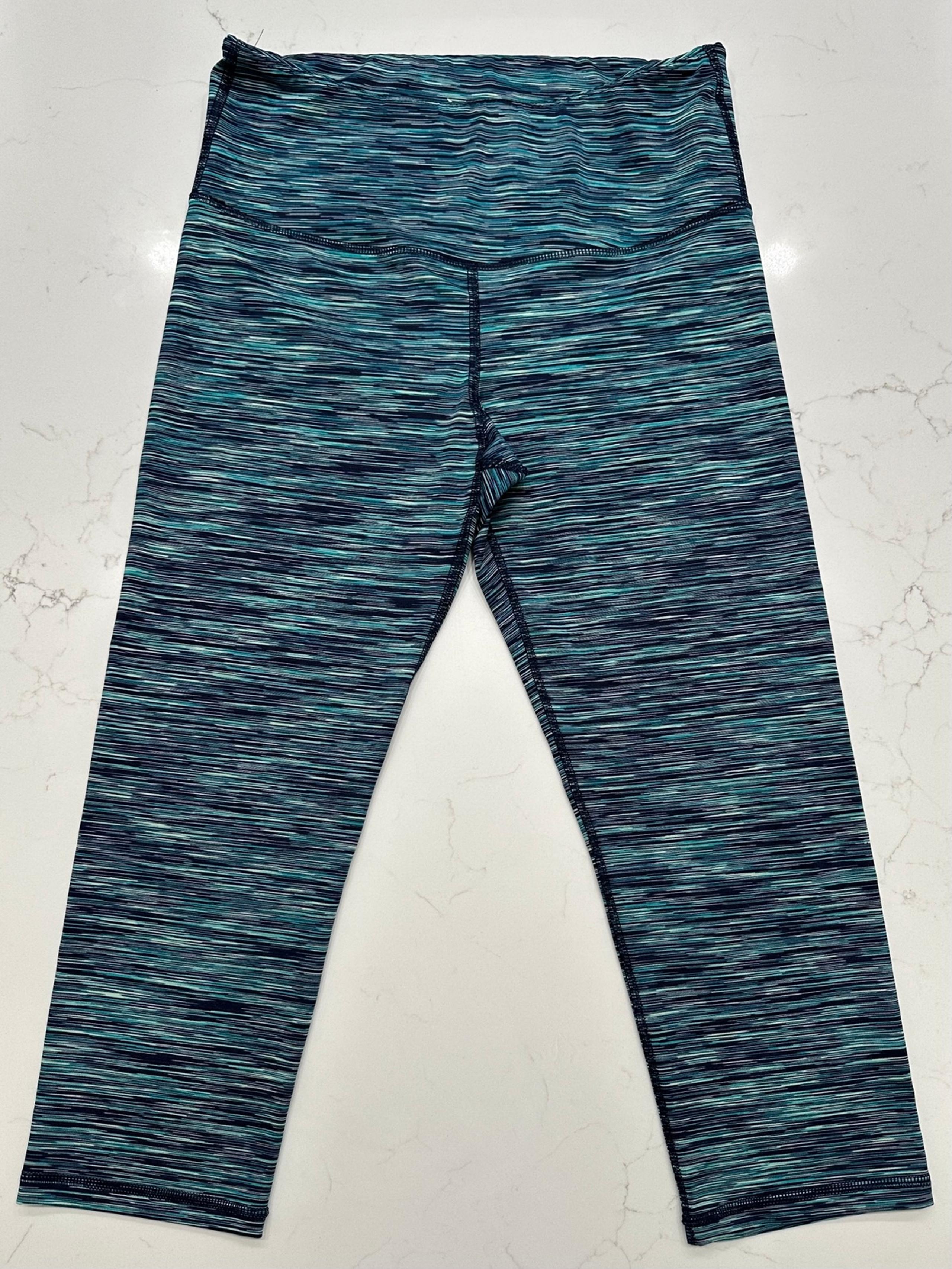 Old Navy Active Women’s Blue Striped Athletic Leggings