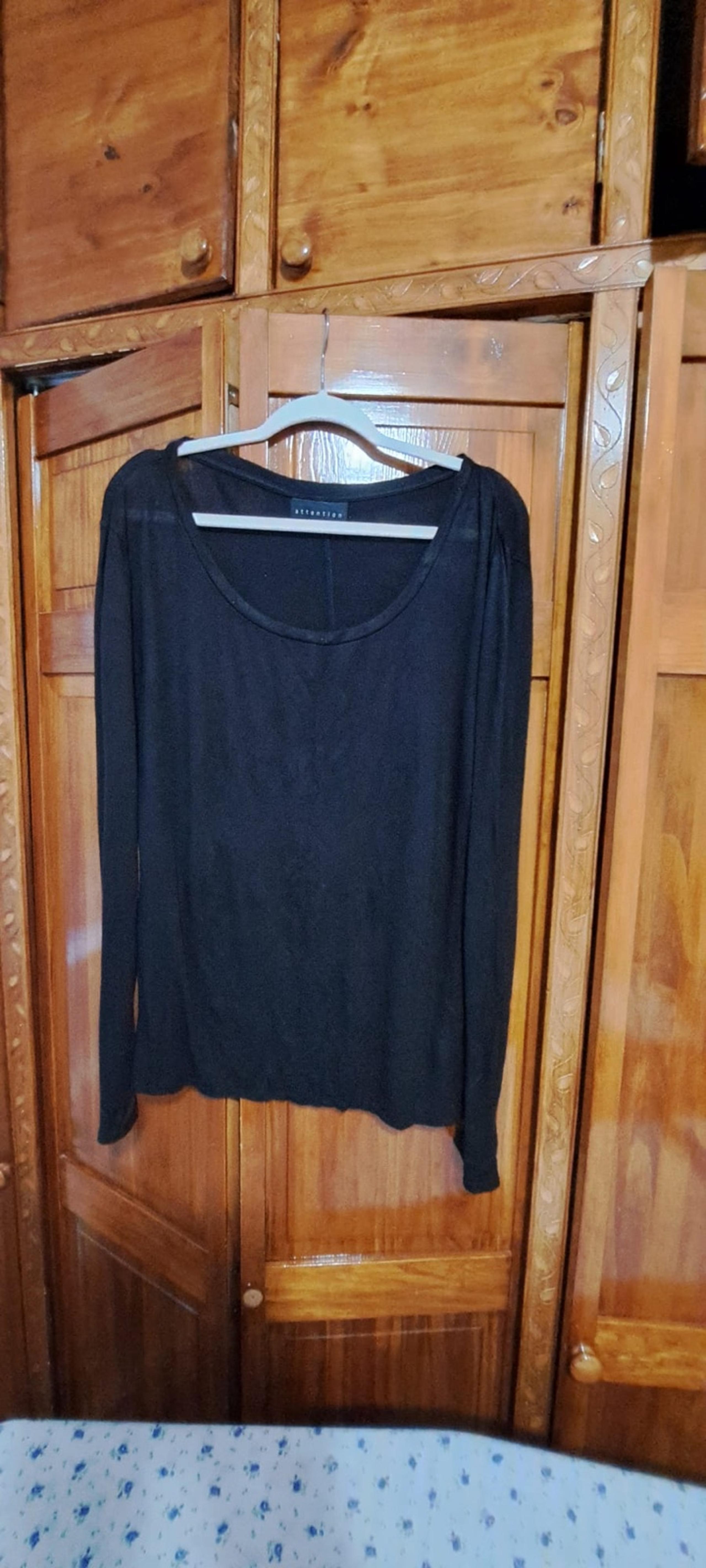 Black Long Sleeve Lightweight Stretch Top - Size L