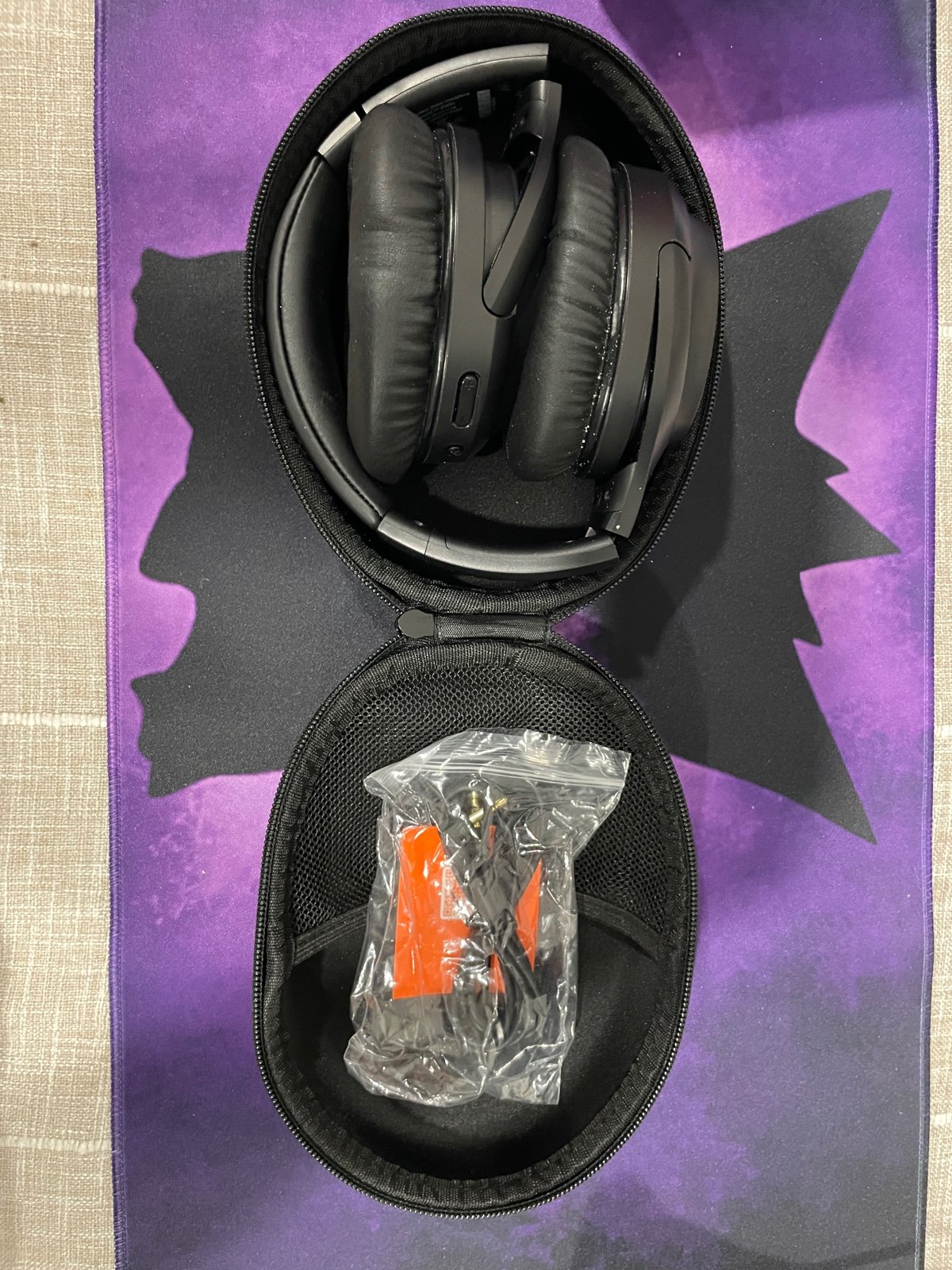 3 Headphones good conditions