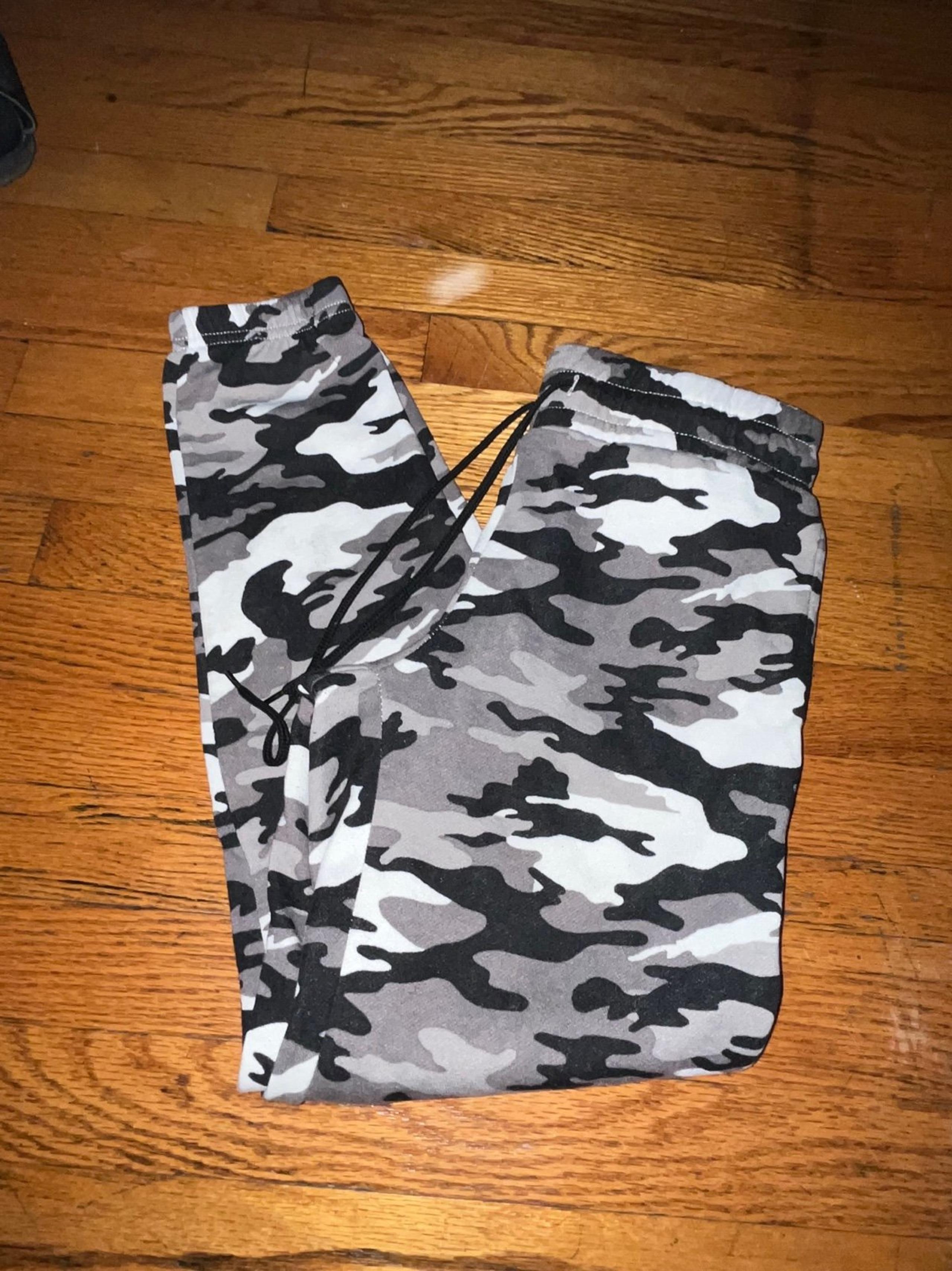 Camo joggers with pockets