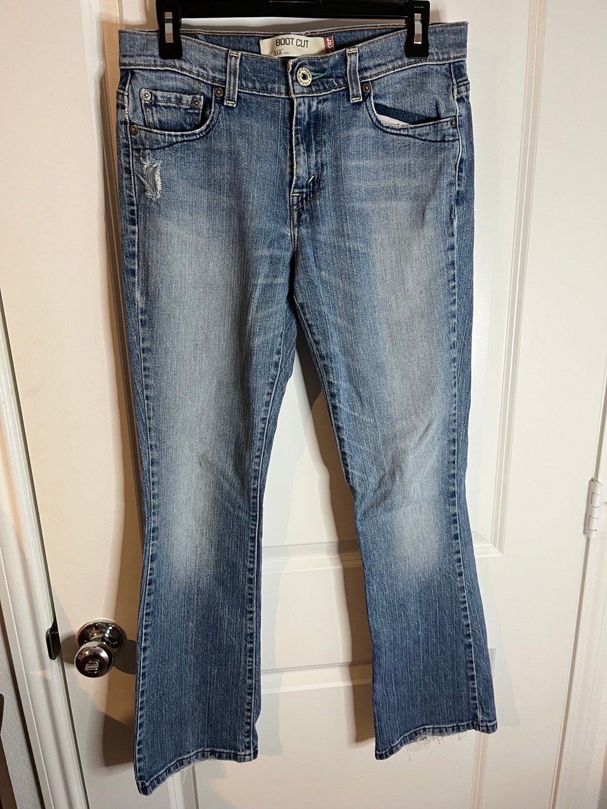 Levi’s Bootcut 515 Jeans Sz 6M Cotton Vintage Paisley Pocket Mid Rise Waisted