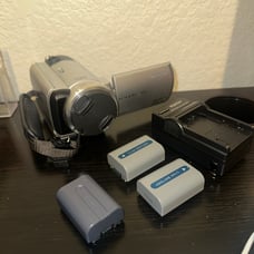 Sony Handycam DCR-SR40 Digital Video Camcorder HDD 30GB - Silver - Tested Works
