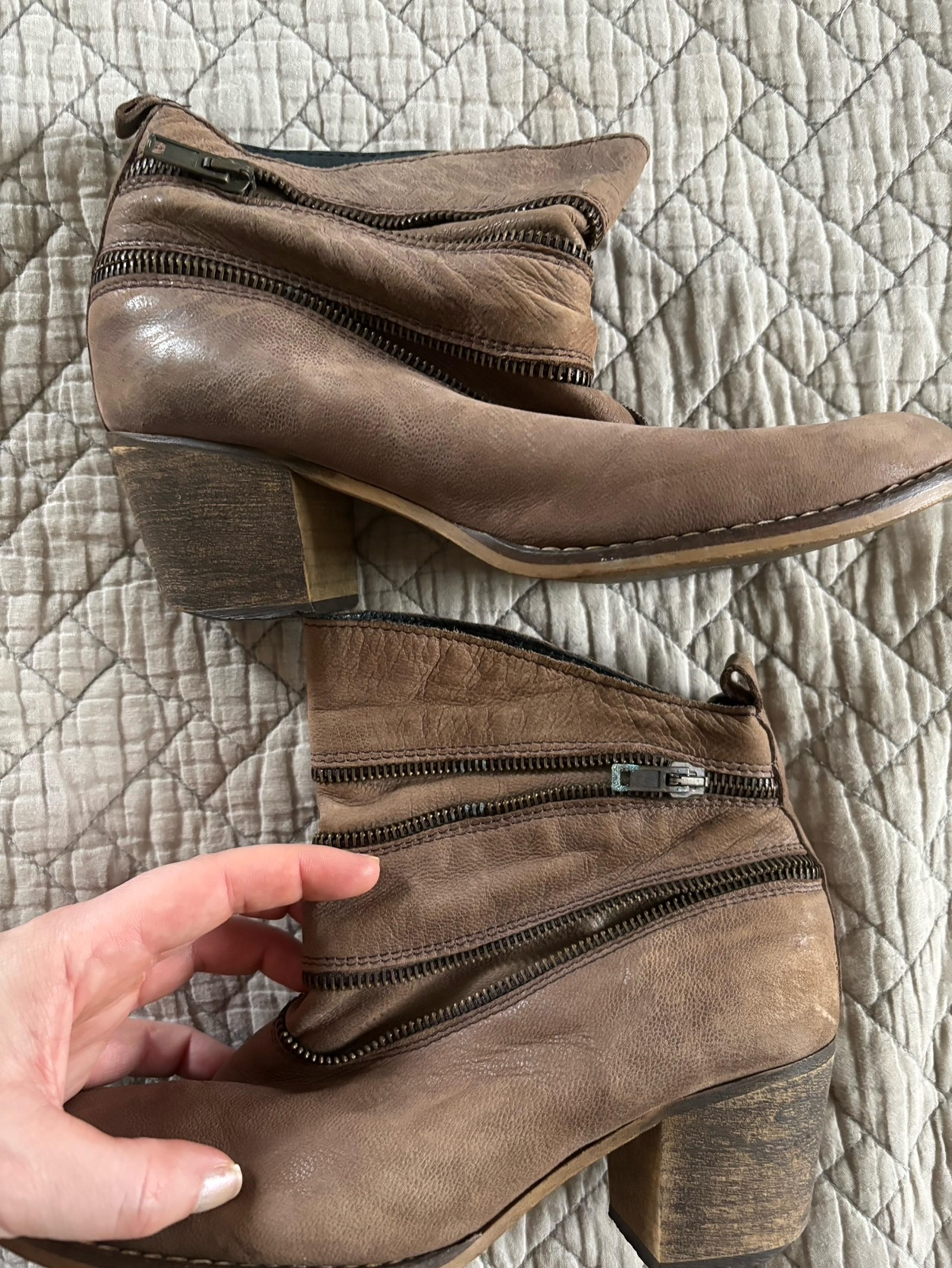 Women’s 8.5 Sundance Brown Boots