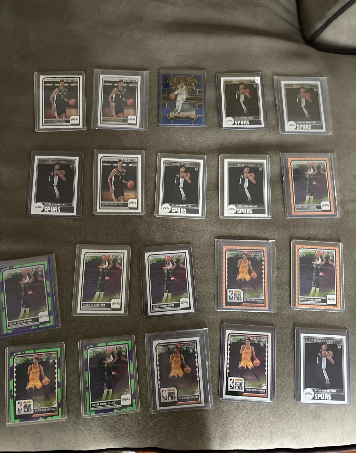 20 2023-24 Lot of Victor Wembanyama Rc Rookie Card Lot