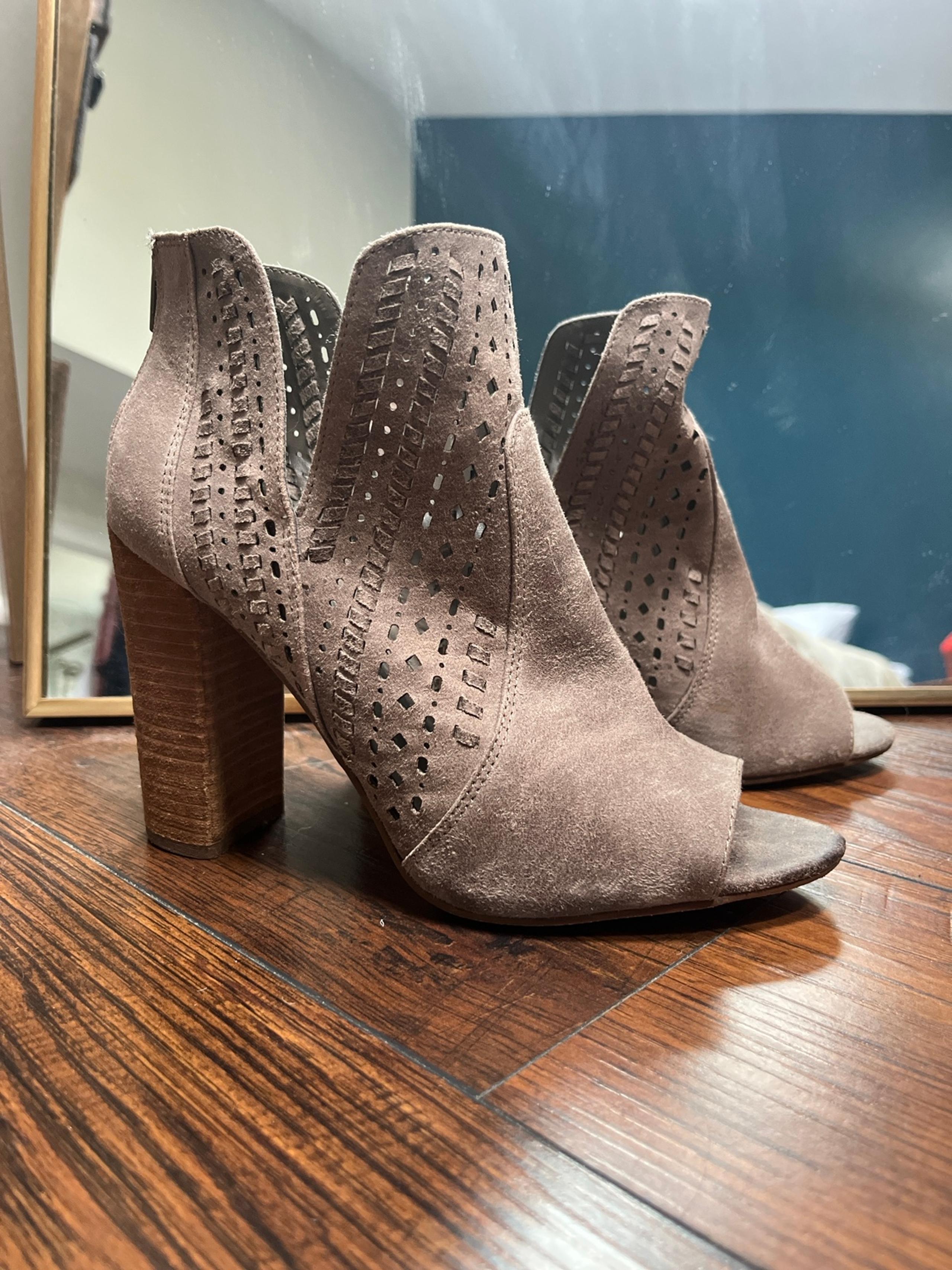 Booties open toe suede