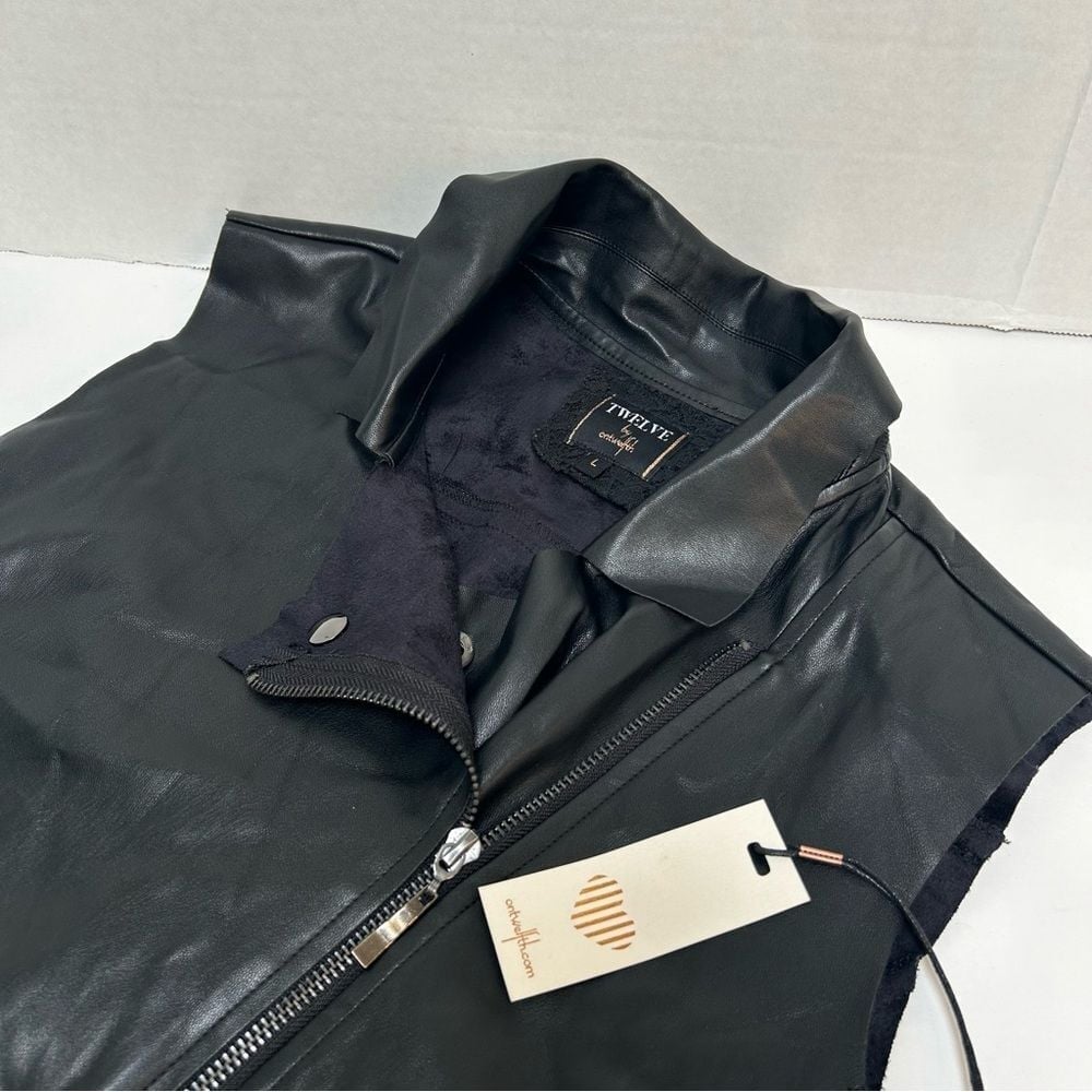 Twelve by OnTwelfth NWT Black Casablancas Moto Vest Faux Leather size Large