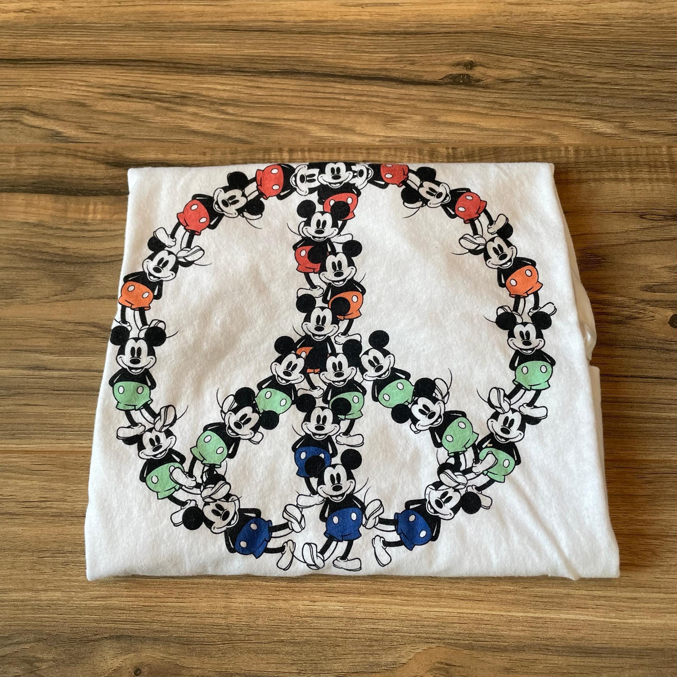 Size M Disney’s Mickey Mouse peace shirt