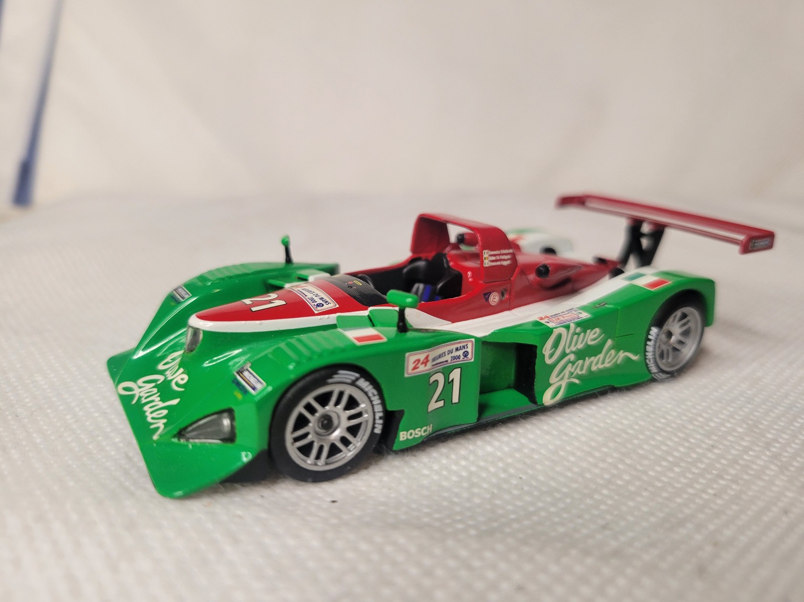 1/43 Spark Lola B2K-10 Judd from 2000 24 Hours of Le mans