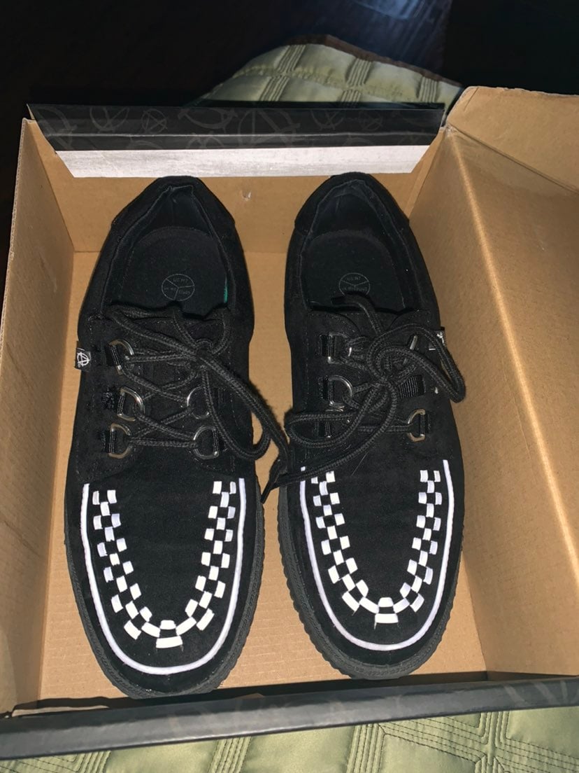 tuk shoes