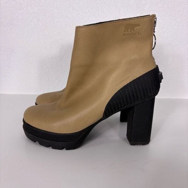 Sorel Dacie Bootie Tan & Black Waterproof Leather High Heeled Boots Size 8