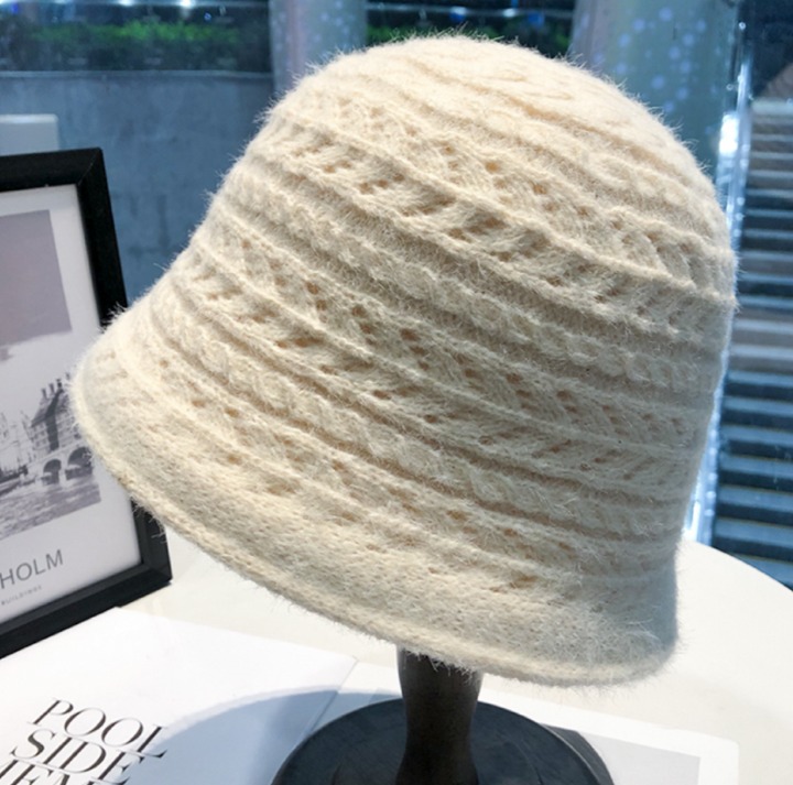 Knitted hat lady