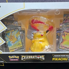 Pokemon Celebrations Premium Figure Collection Pikachu VMAX