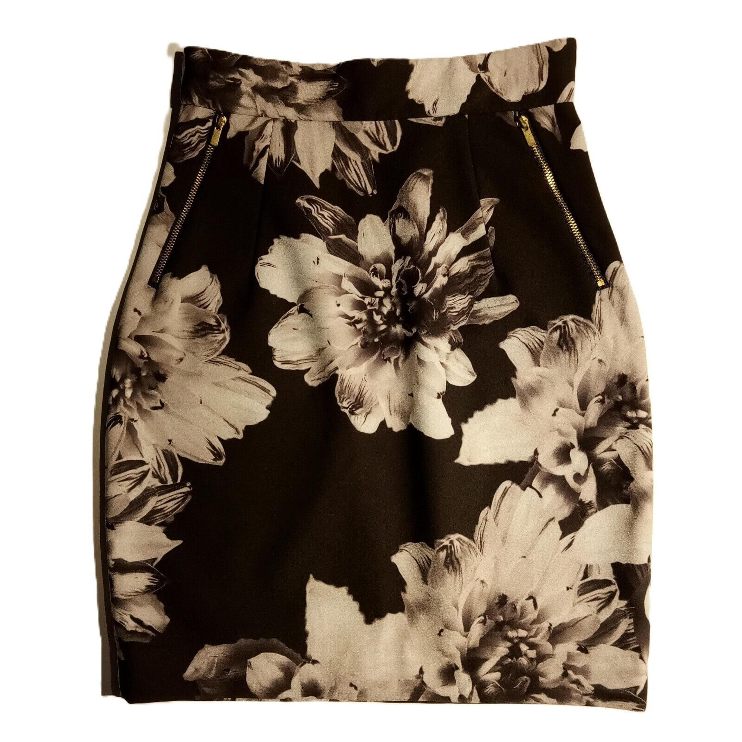 H&M Skirt sz 4 Black/White/Gr ay Floral Straight/Penci l ASO LIV and Maddie EUC