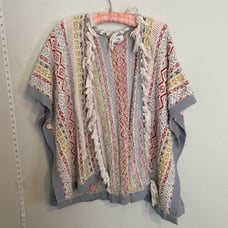 CABI 5001 Siesta Poncho Sweater Size XS/S Cape Shawl Southwestern Fringed Trim
