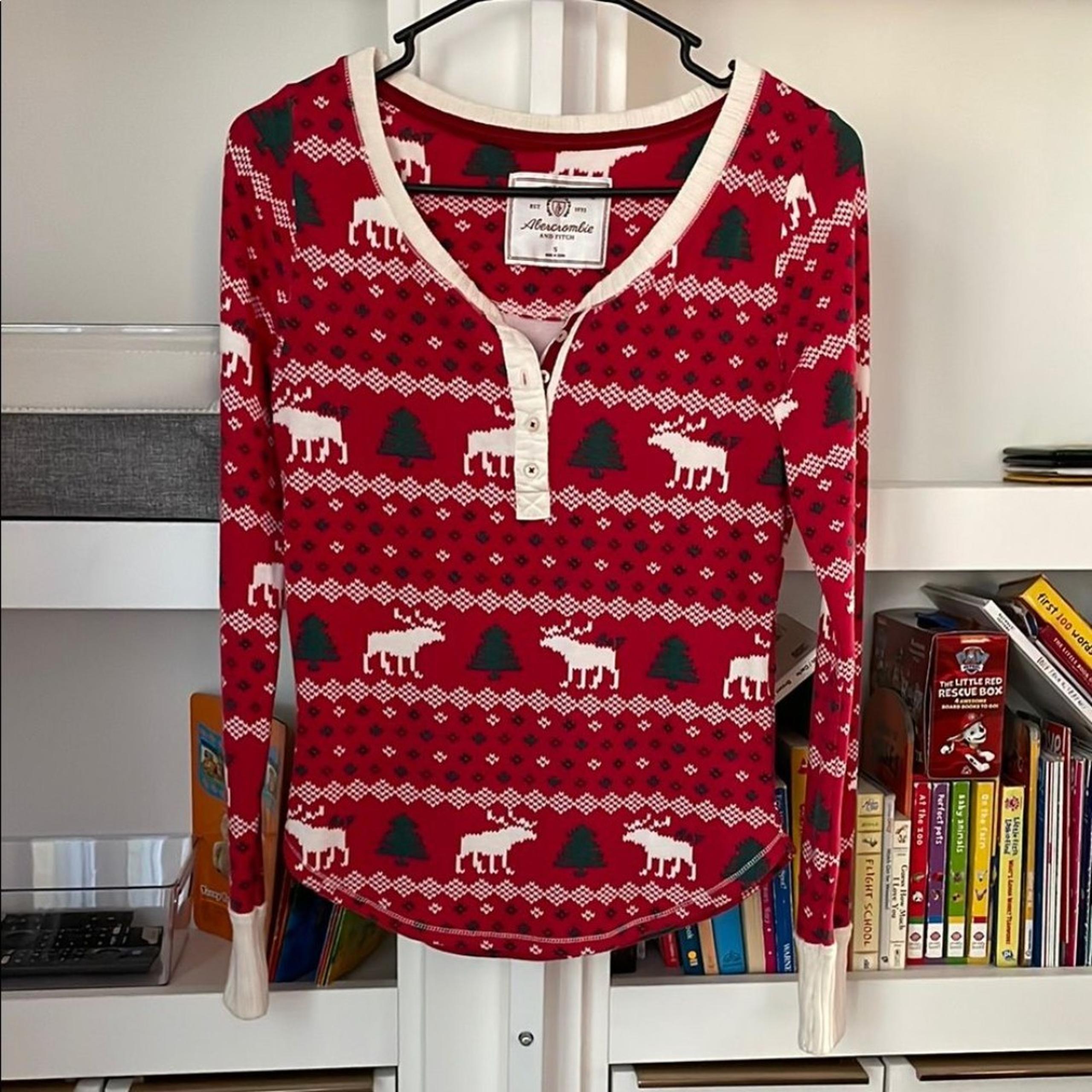 Abercrombie and Fitch Sleepwear Long Sleeve Pajamas Top Small Fair Isle Reindeer