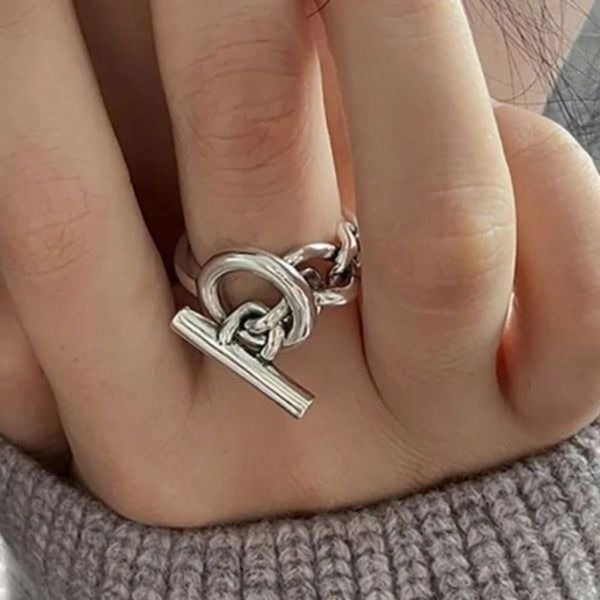 The Toggle Oversized Statement Ring in 925 silver