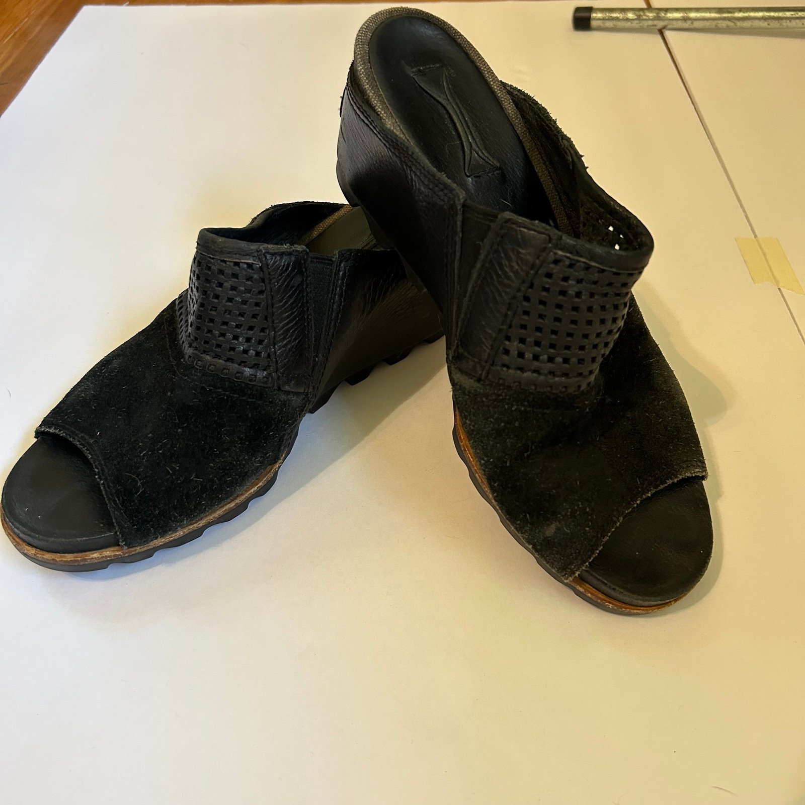 Sorel platform slip on shoes size 8.5